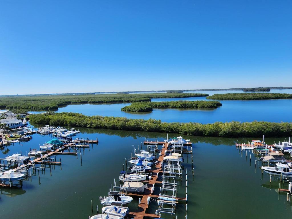 5151 N Highway A1a 411