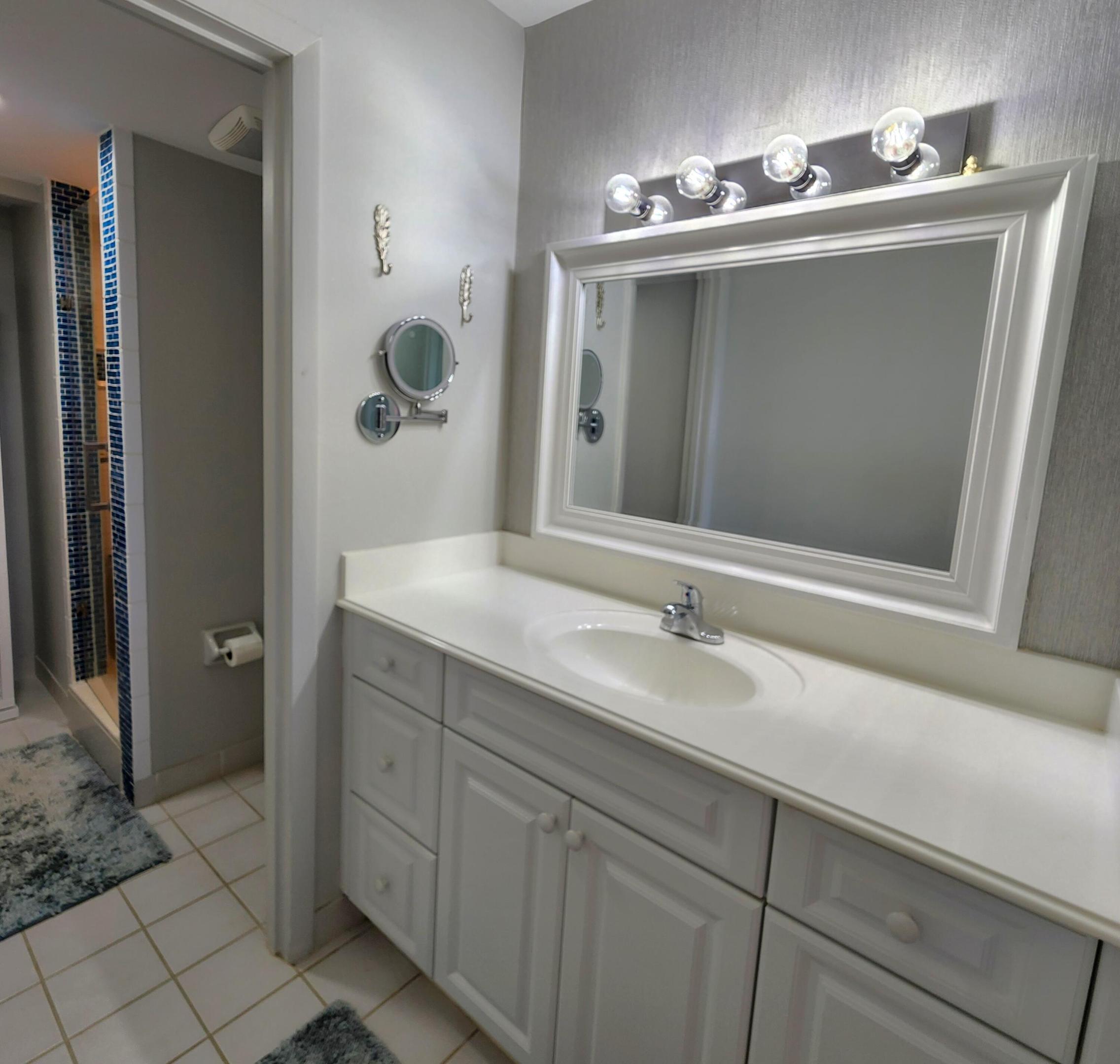 5151 N Highway A1a 411