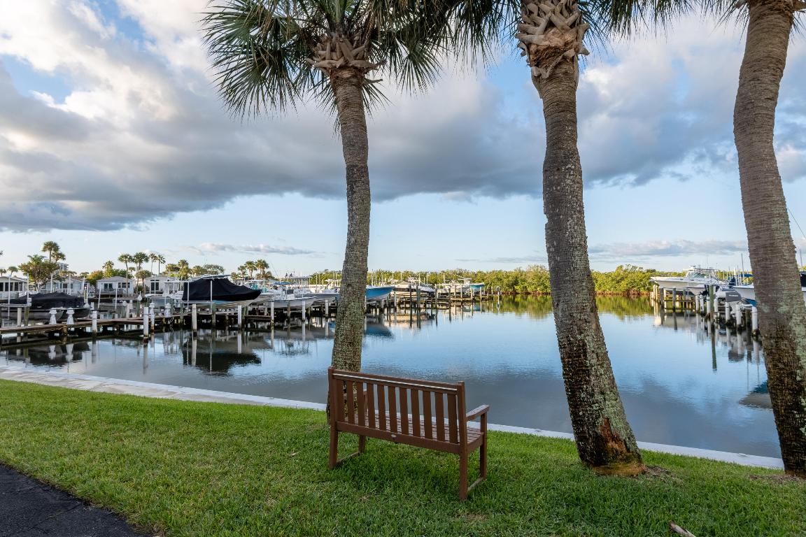 5151 N Highway A1a 411