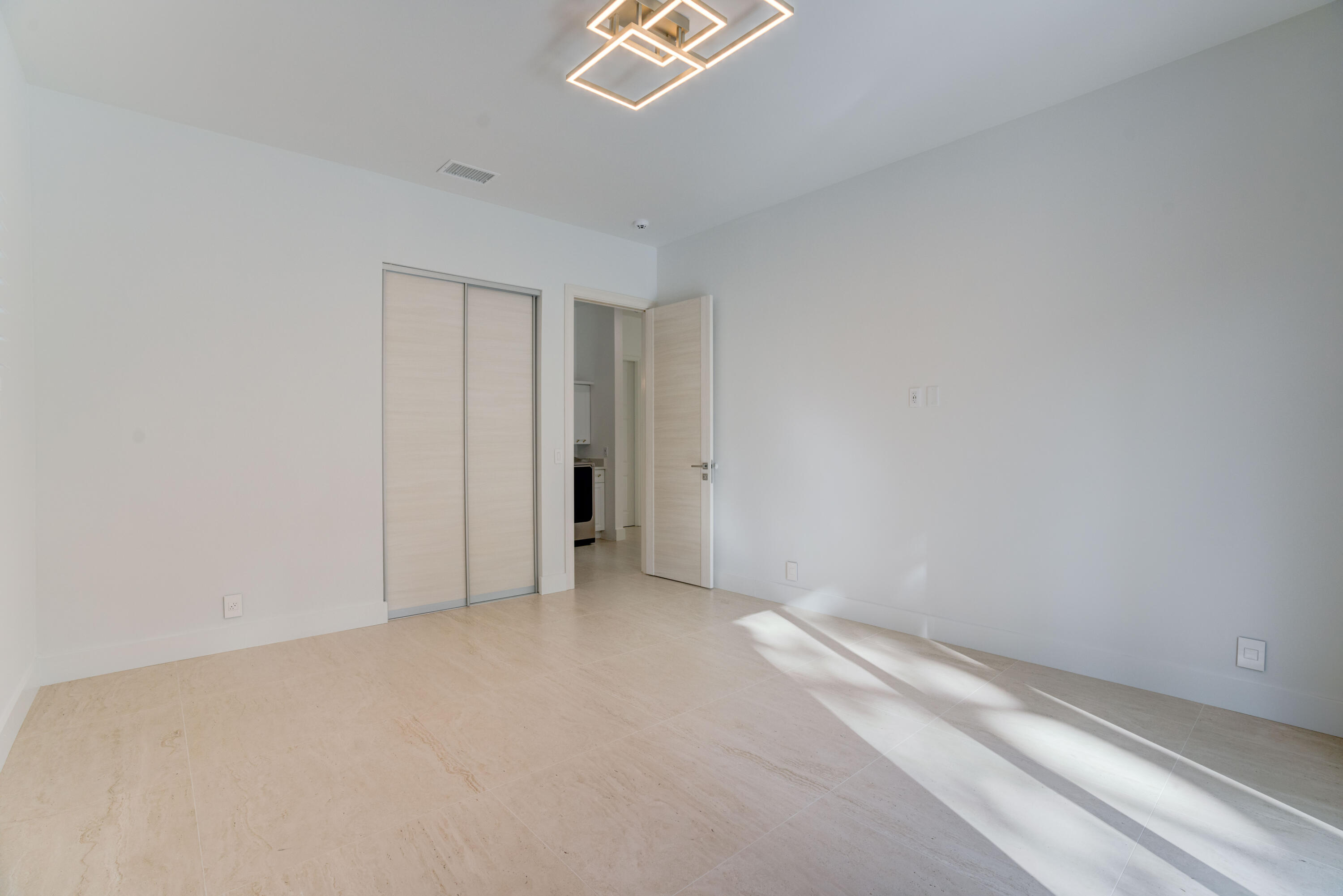 14036 N Miller Drive
