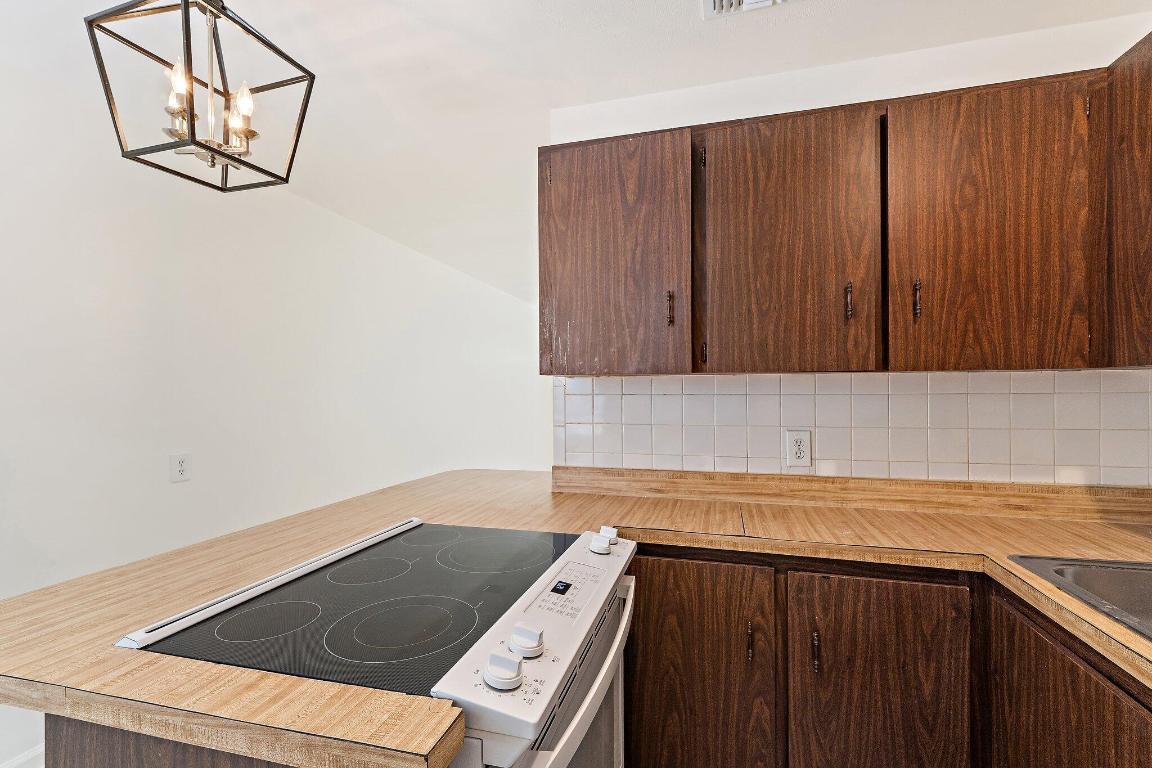 19147 SE Hillcrest Drive B