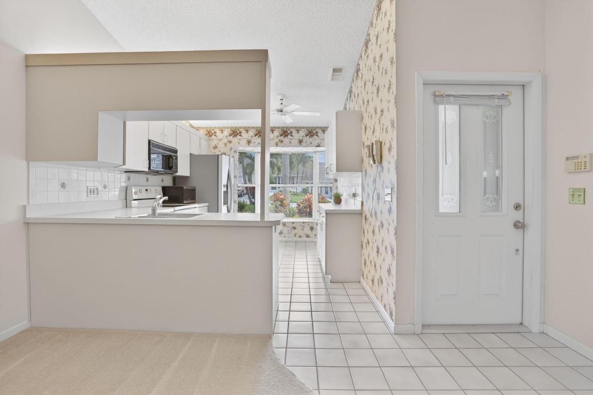 10819 SE Sea Pines Circle