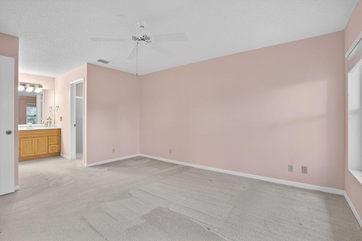 10819 SE Sea Pines Circle