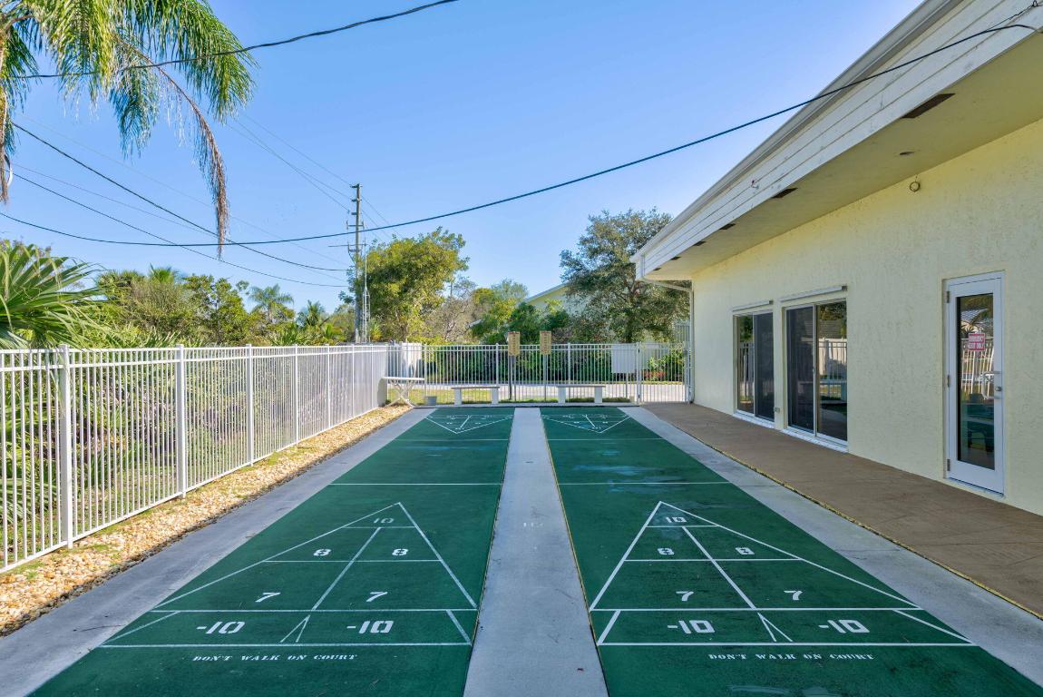 10819 SE Sea Pines Circle