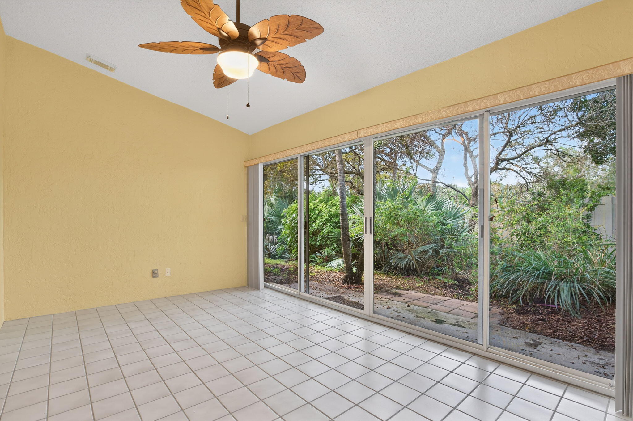 10819 SE Sea Pines Circle