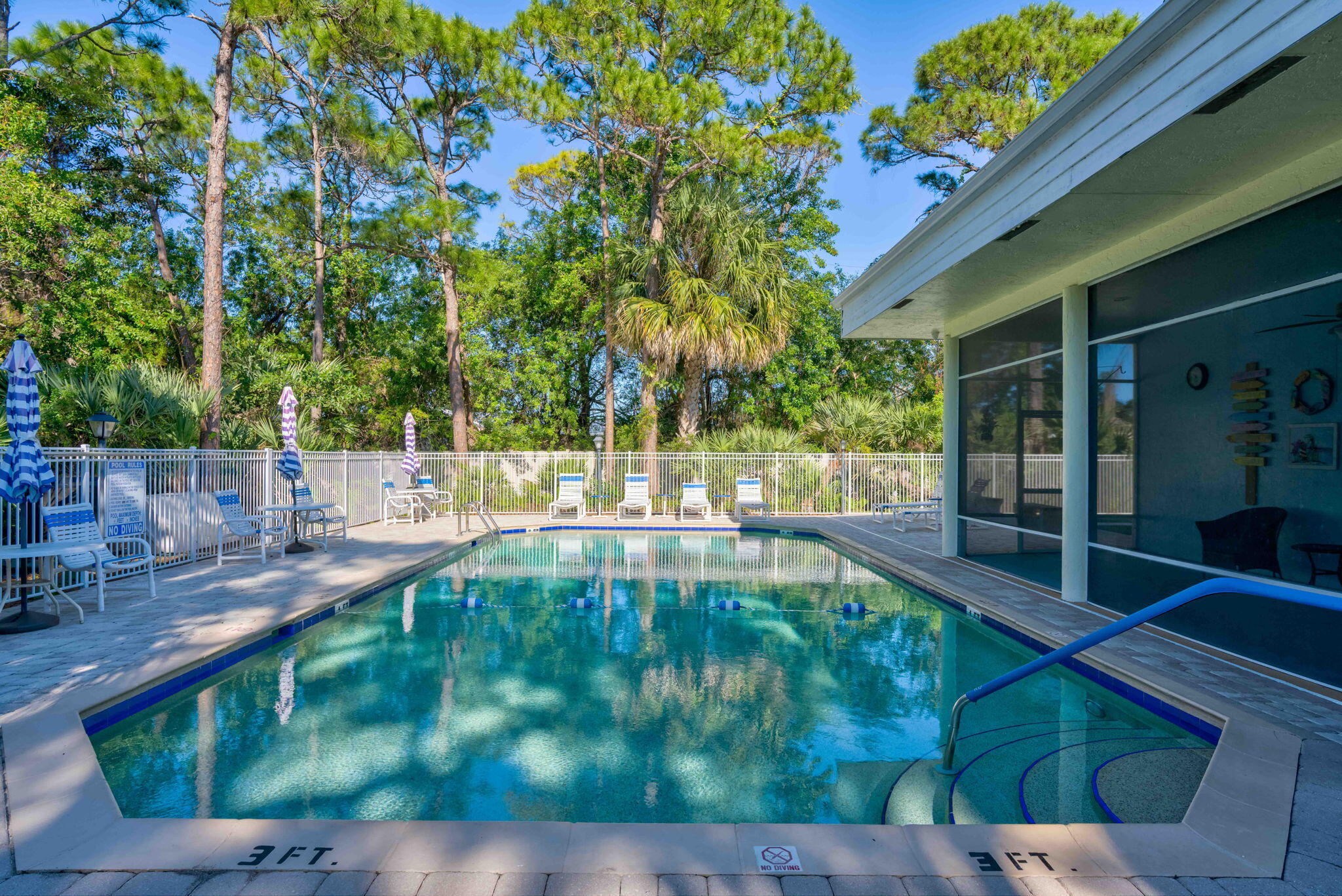 10819 SE Sea Pines Circle
