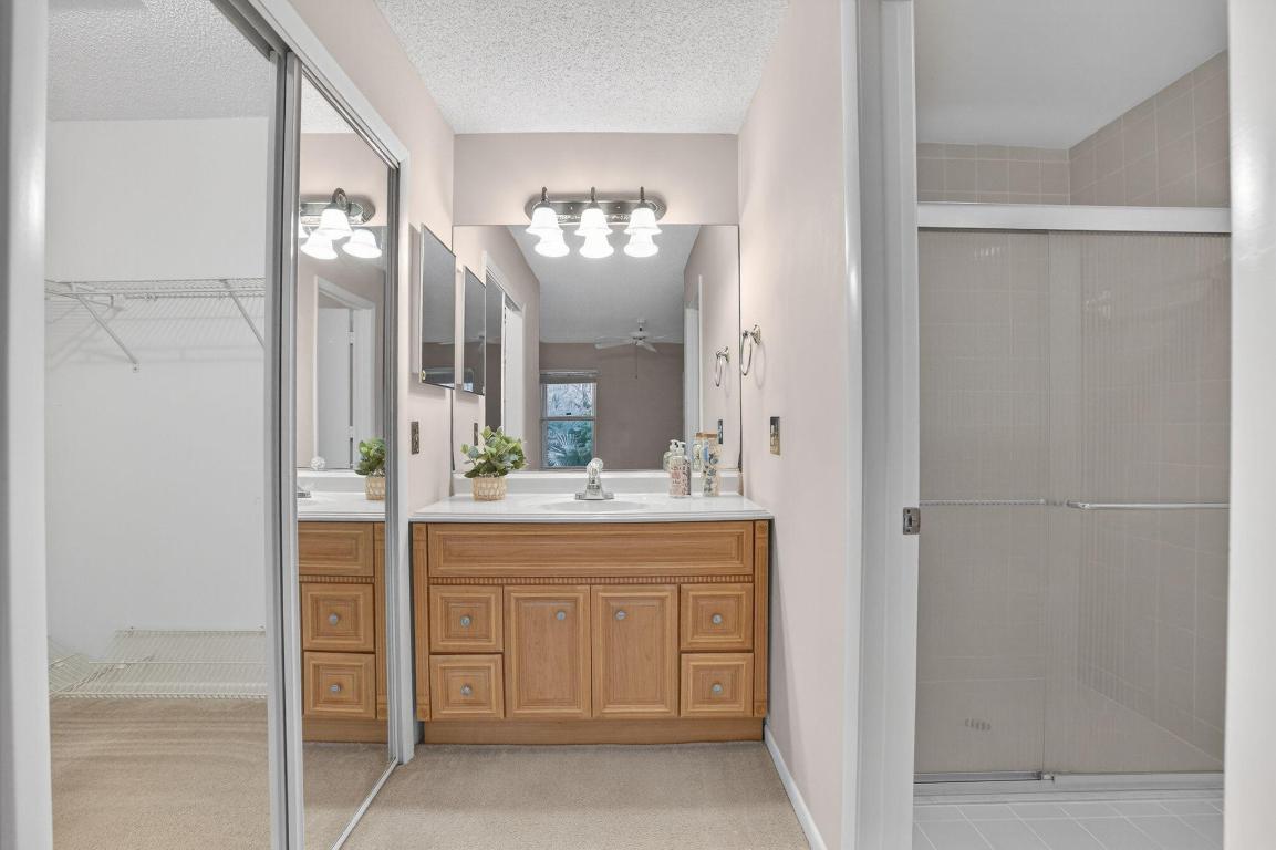 10819 SE Sea Pines Circle