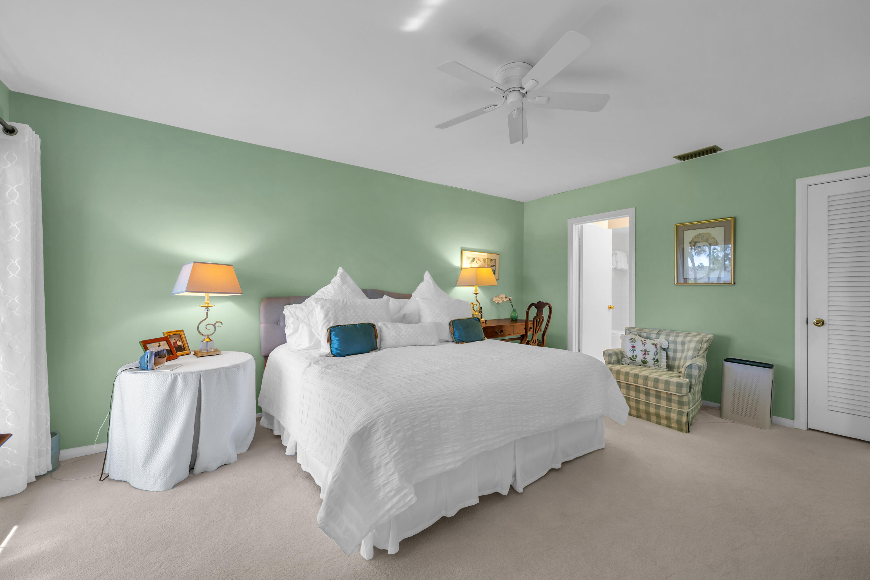 4 SE Turtle Creek Drive E