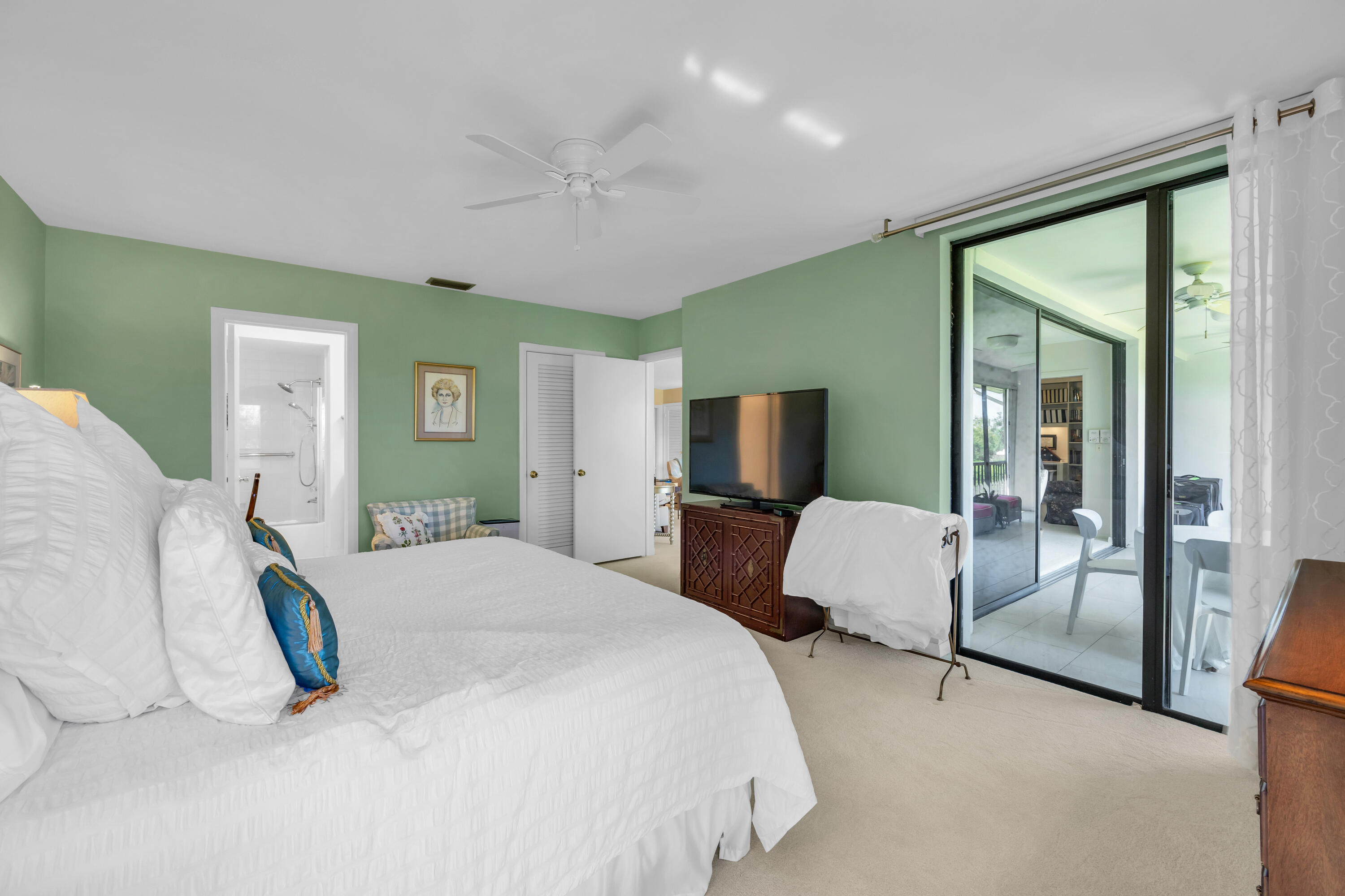 4 SE Turtle Creek Drive E