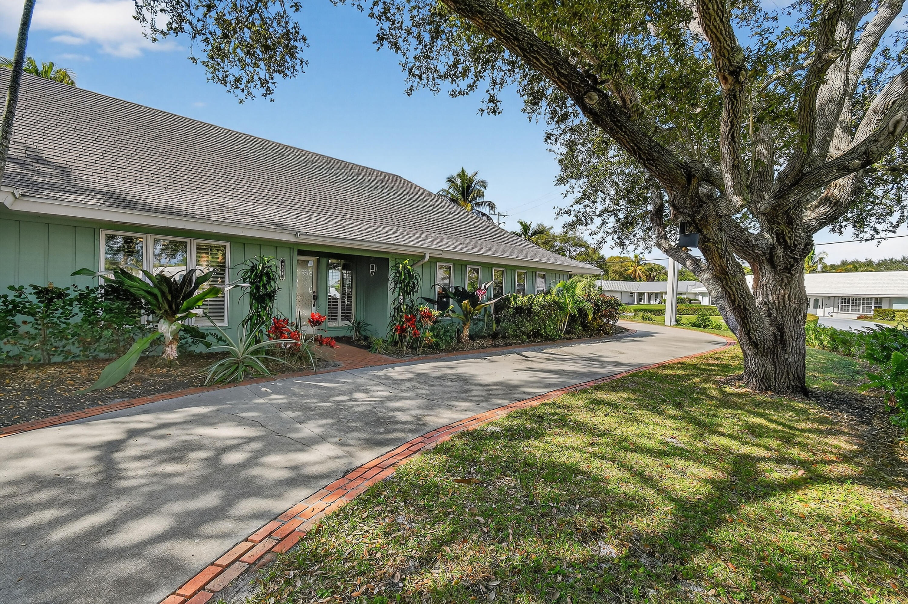 285 Golfview Drive