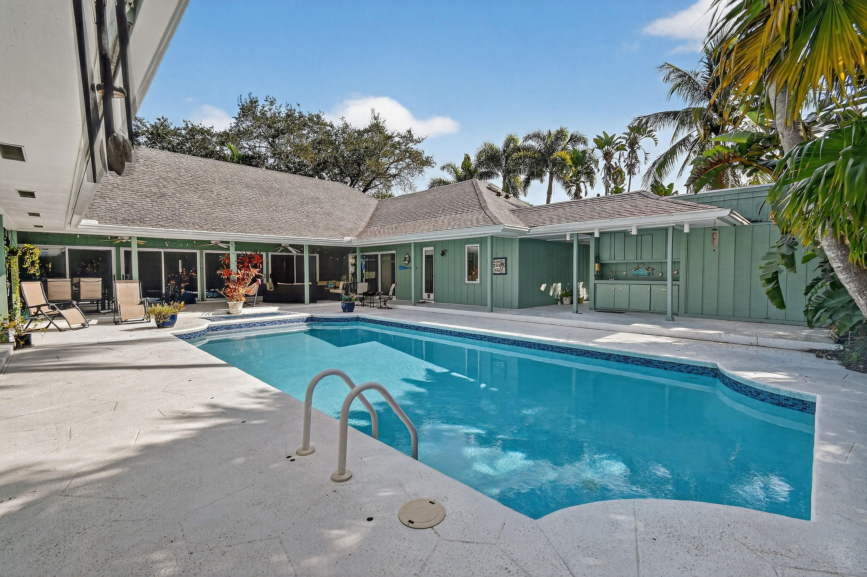 285 Golfview Drive