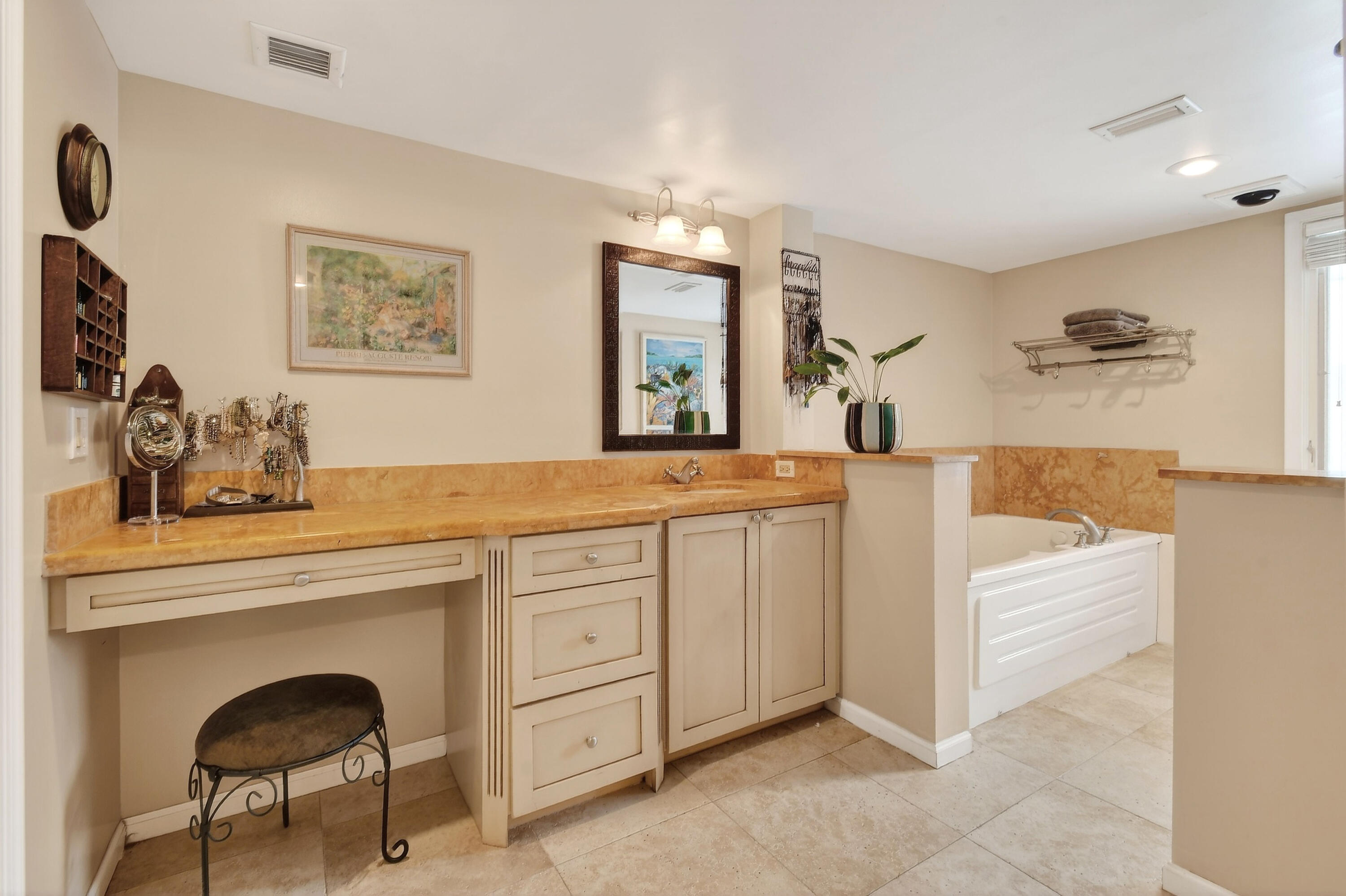285 Golfview Drive