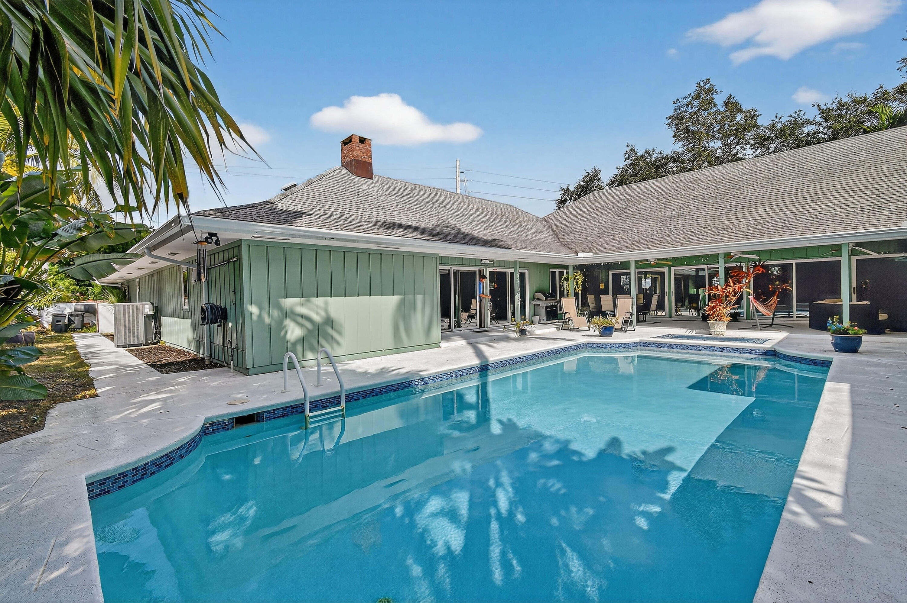 285 Golfview Drive