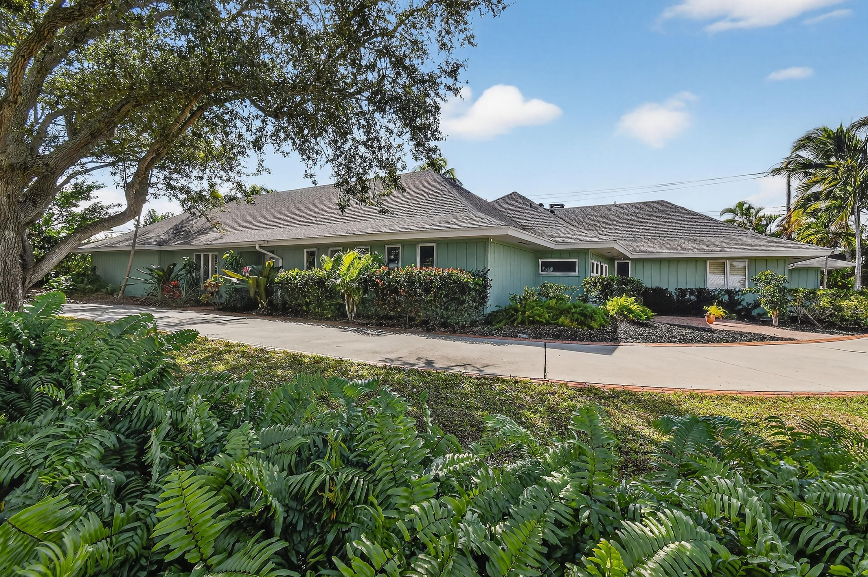 285 Golfview Drive