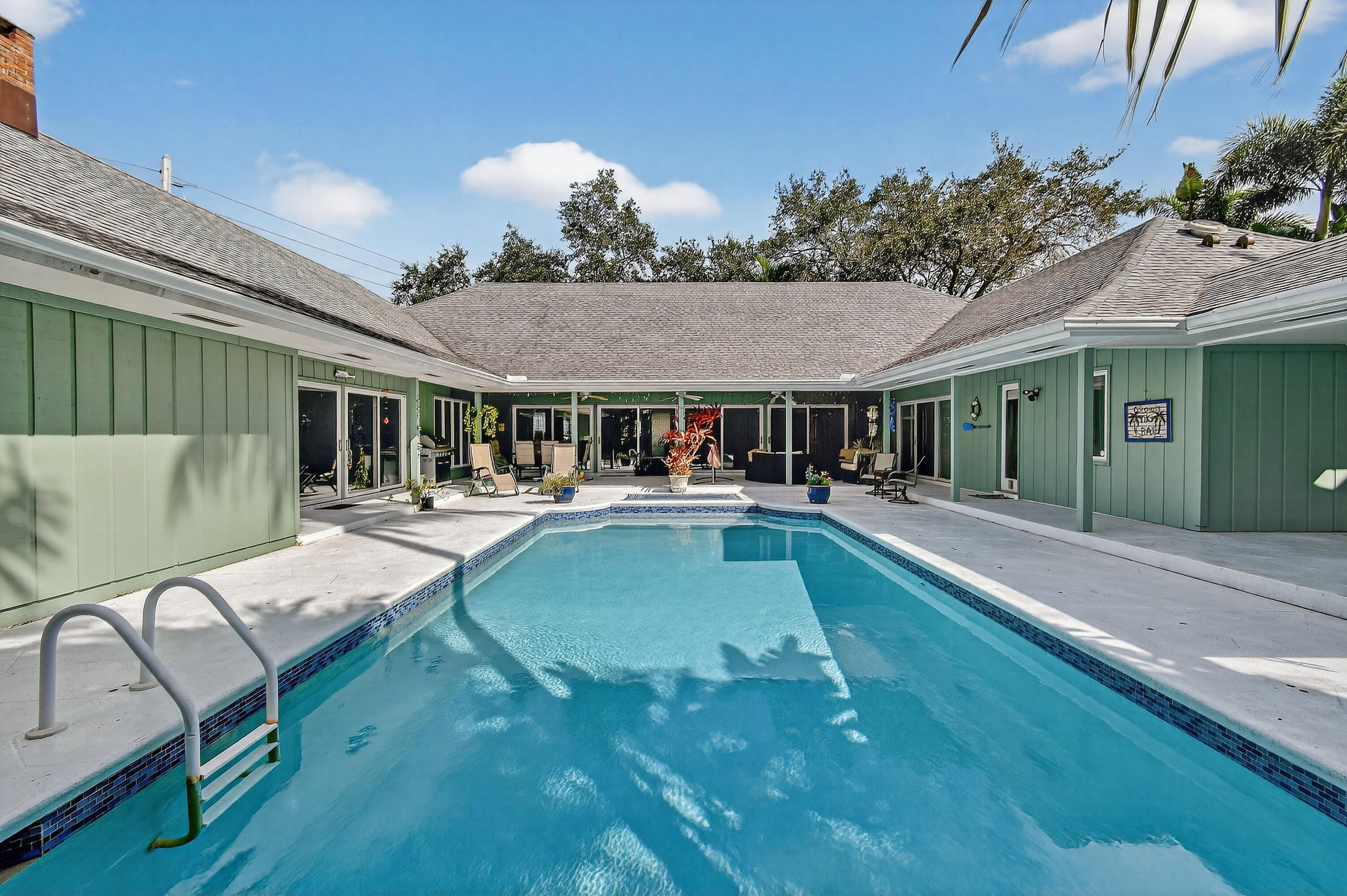 285 Golfview Drive