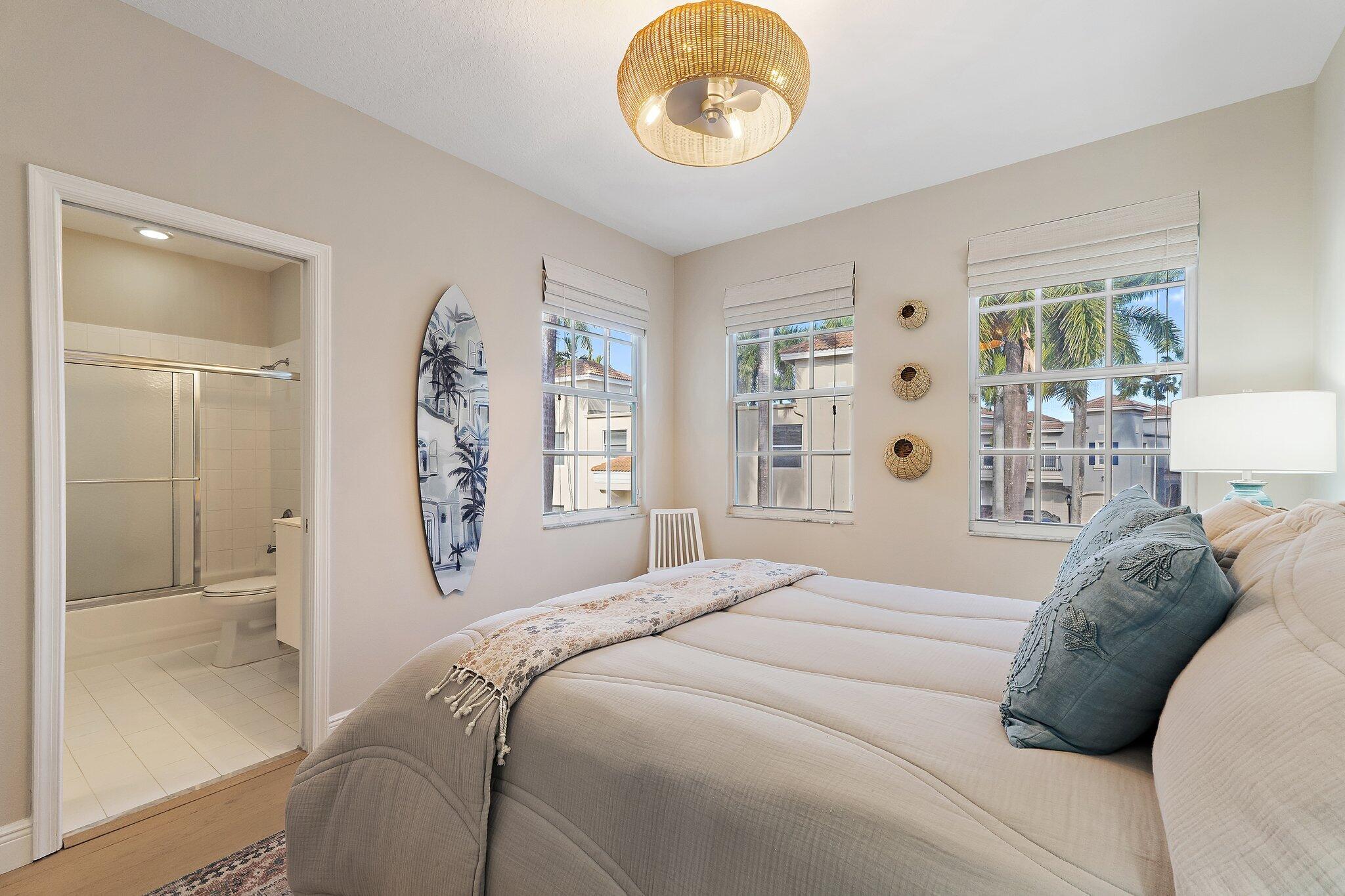 402 Resort Lane, Palm Beach Gardens