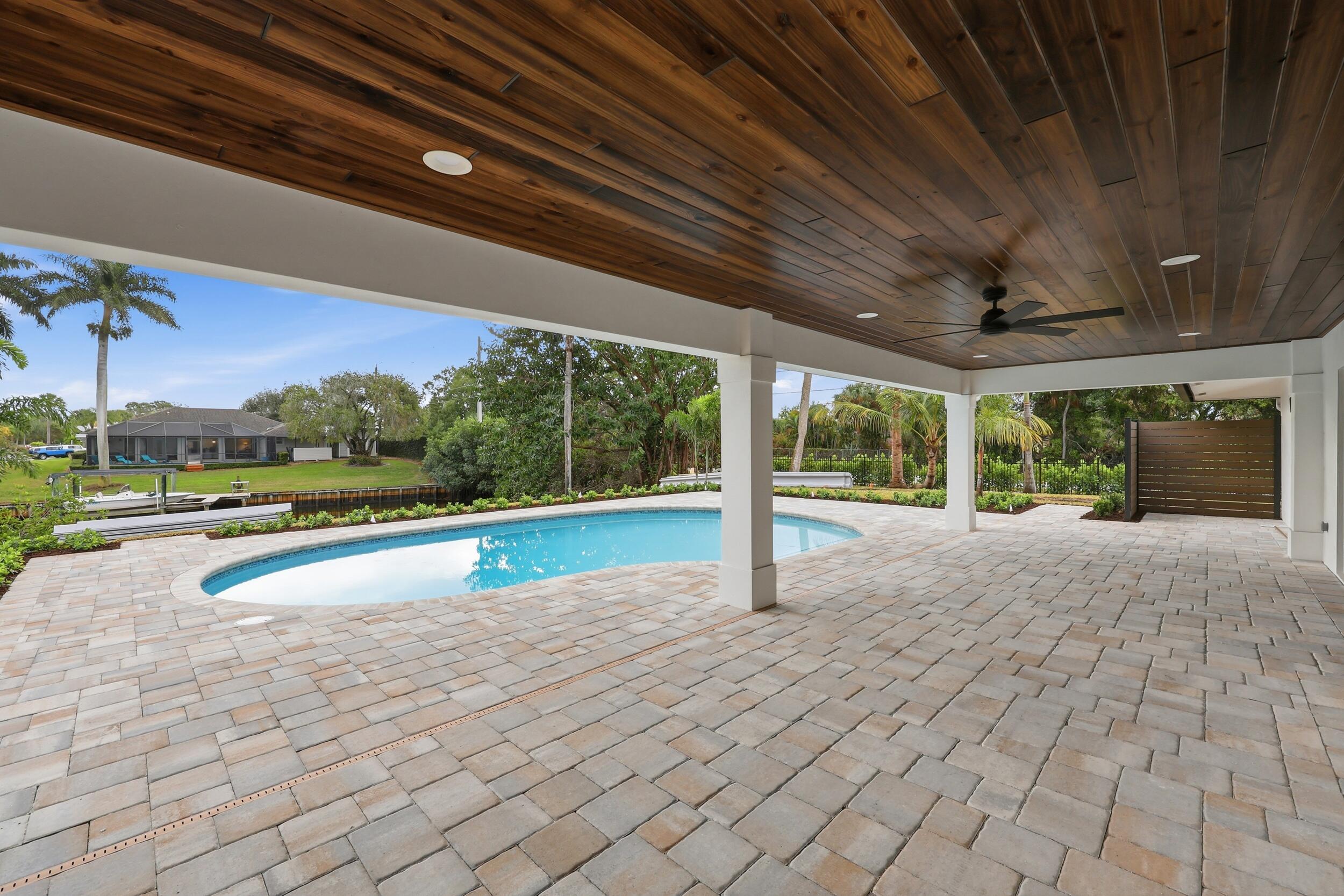 1489 SW Pine Tree Lane, Palm City