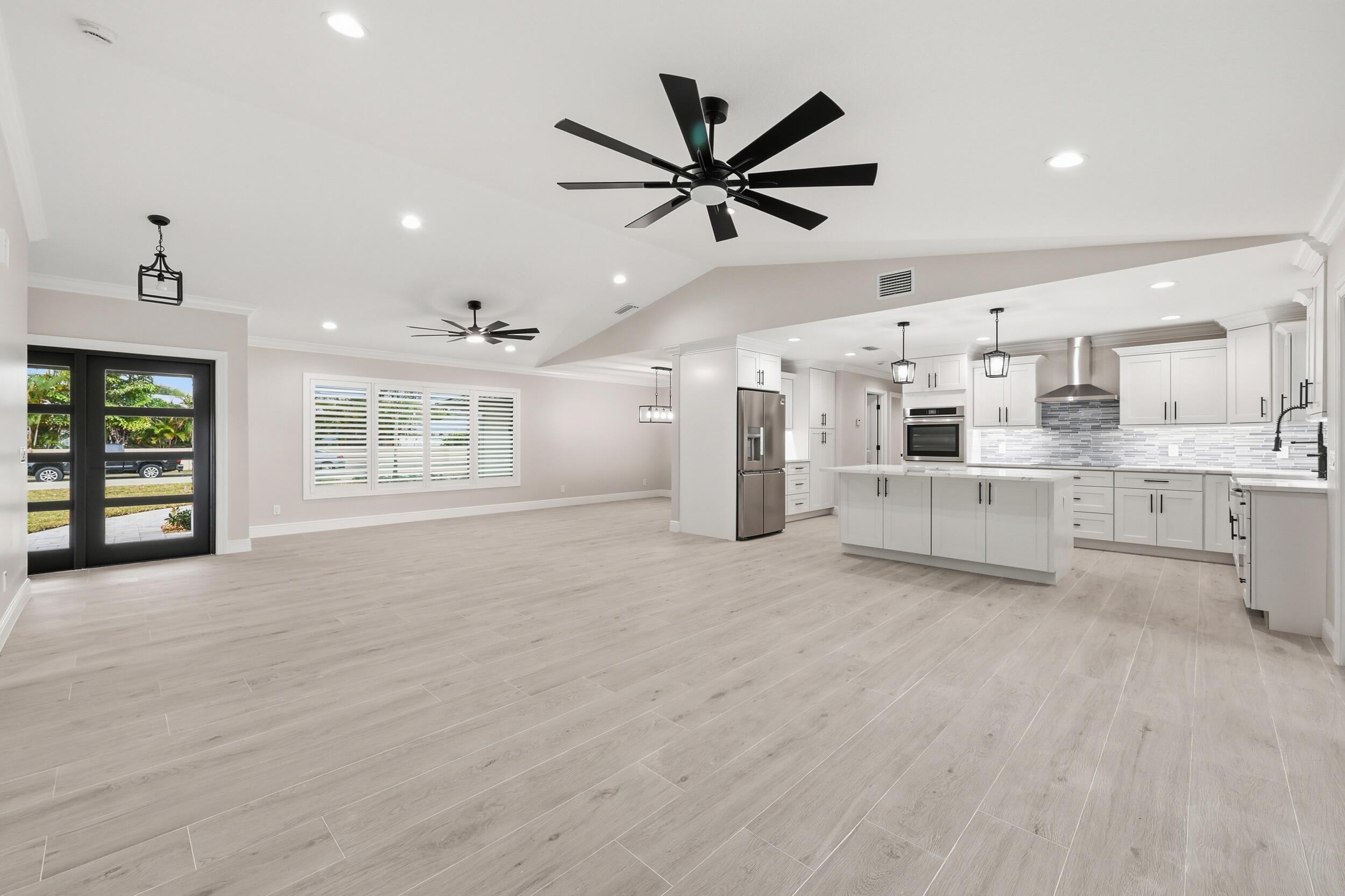 1489 SW Pine Tree Lane, Palm City