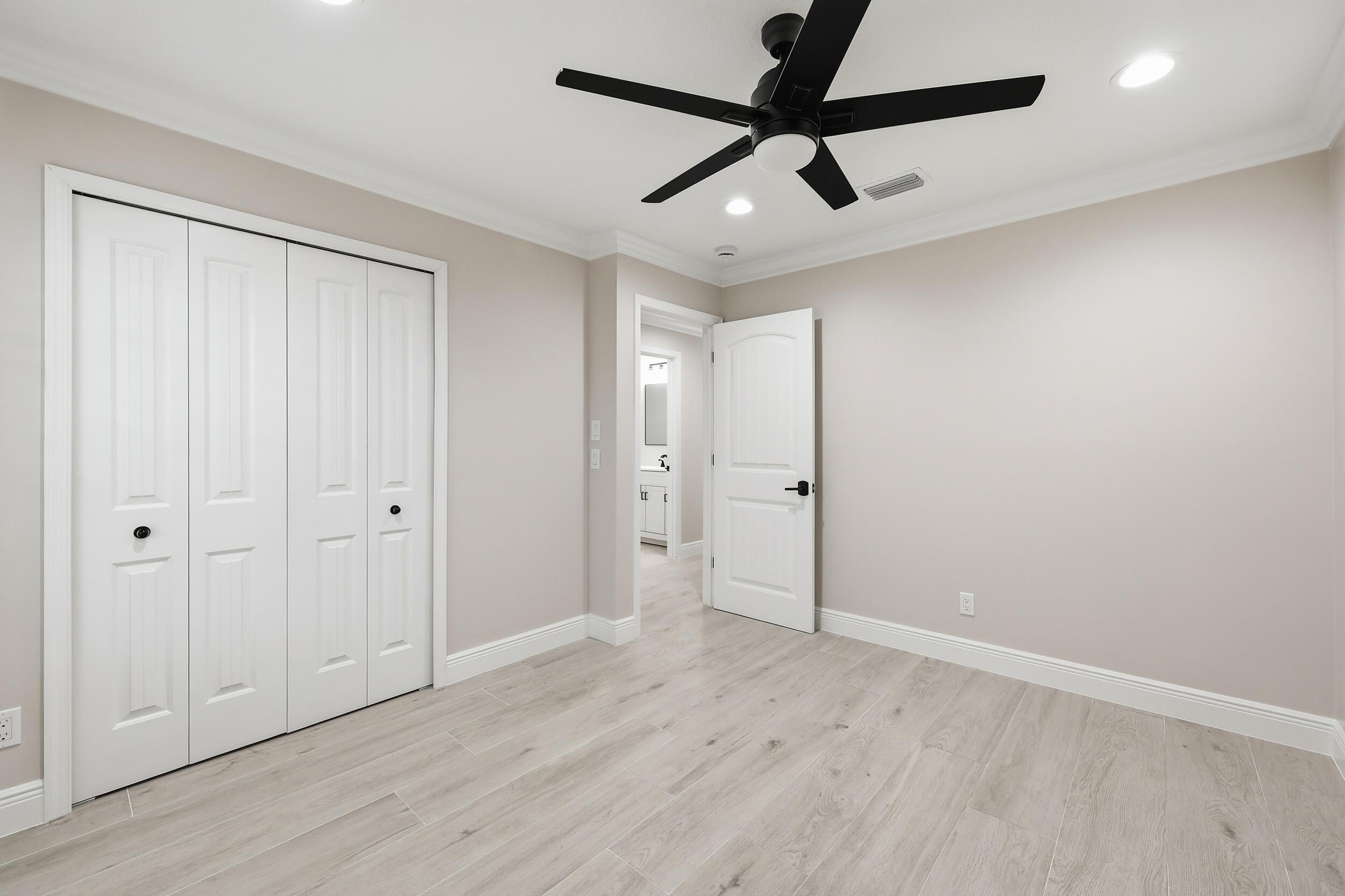 1489 SW Pine Tree Lane, Palm City