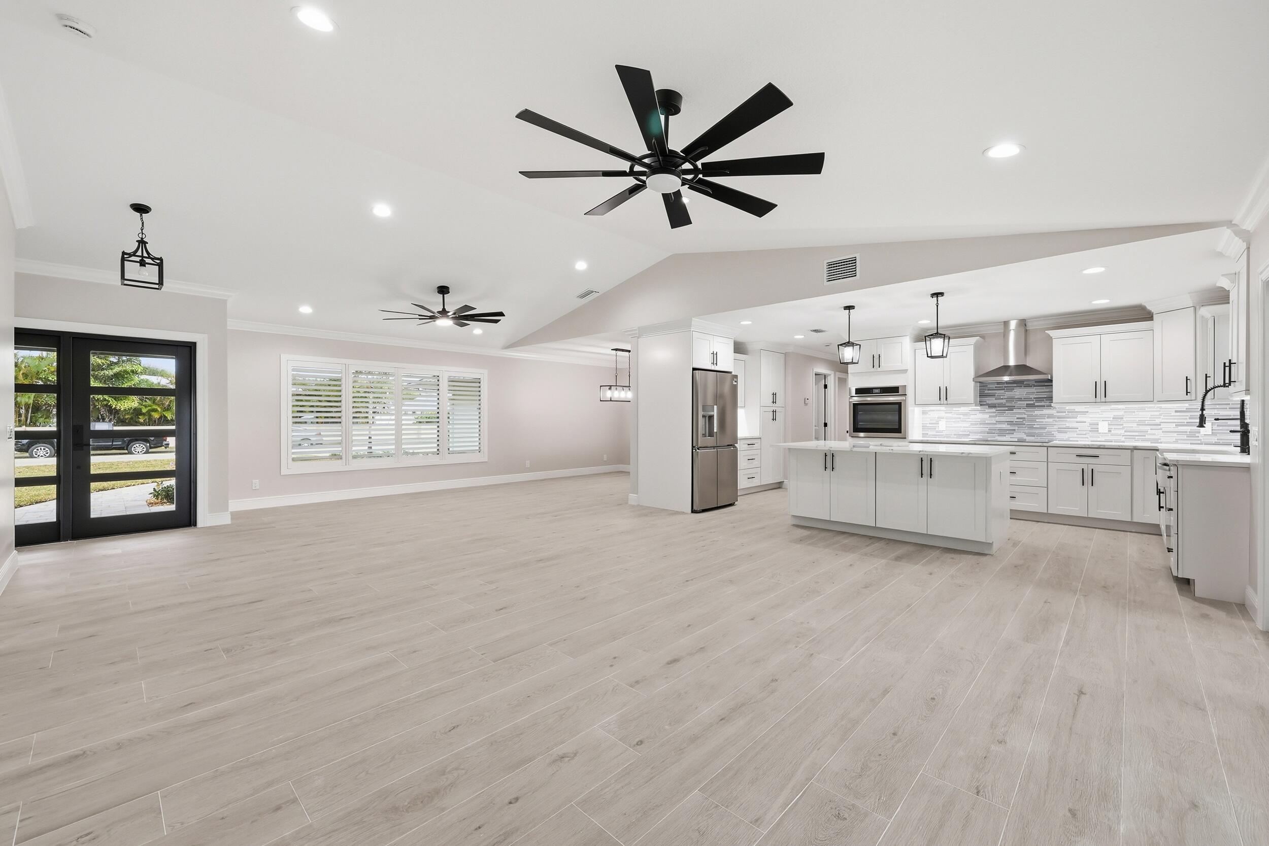 1489 SW Pine Tree Lane, Palm City