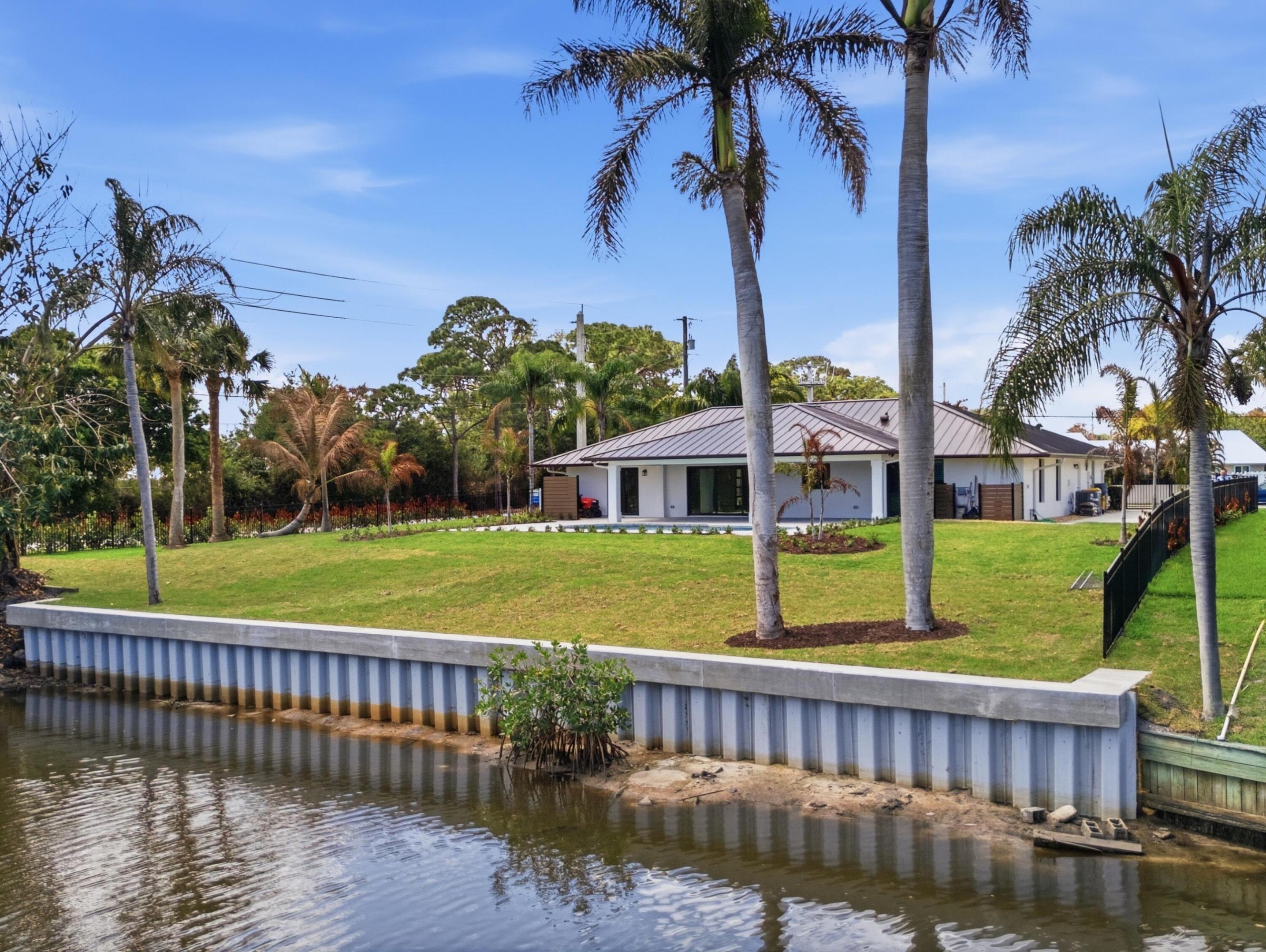 1489 SW Pine Tree Lane, Palm City