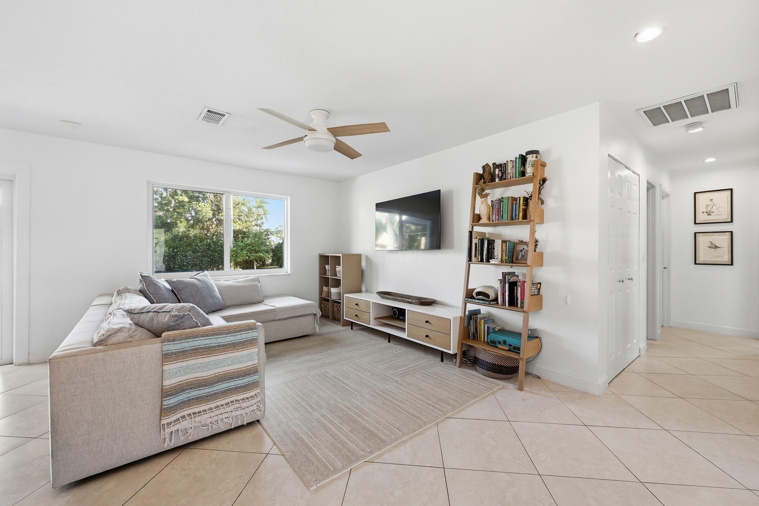 3135 Florida Boulevard