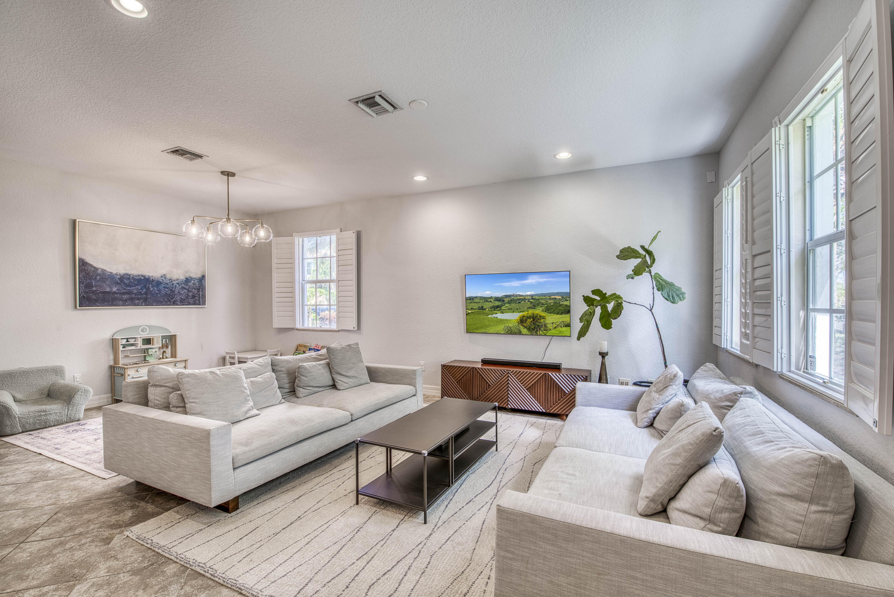120 W Thatch Palm Circle