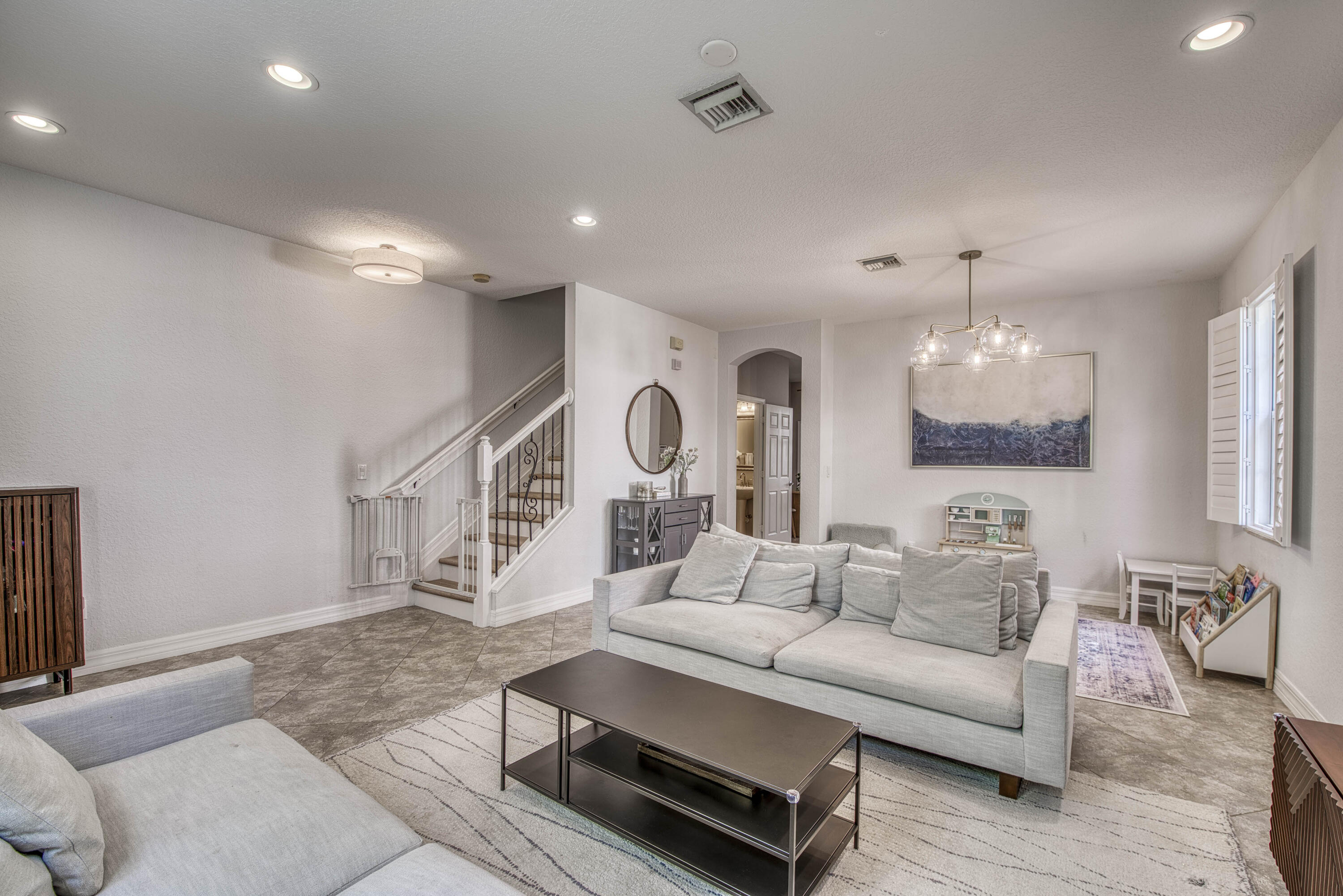 120 W Thatch Palm Circle