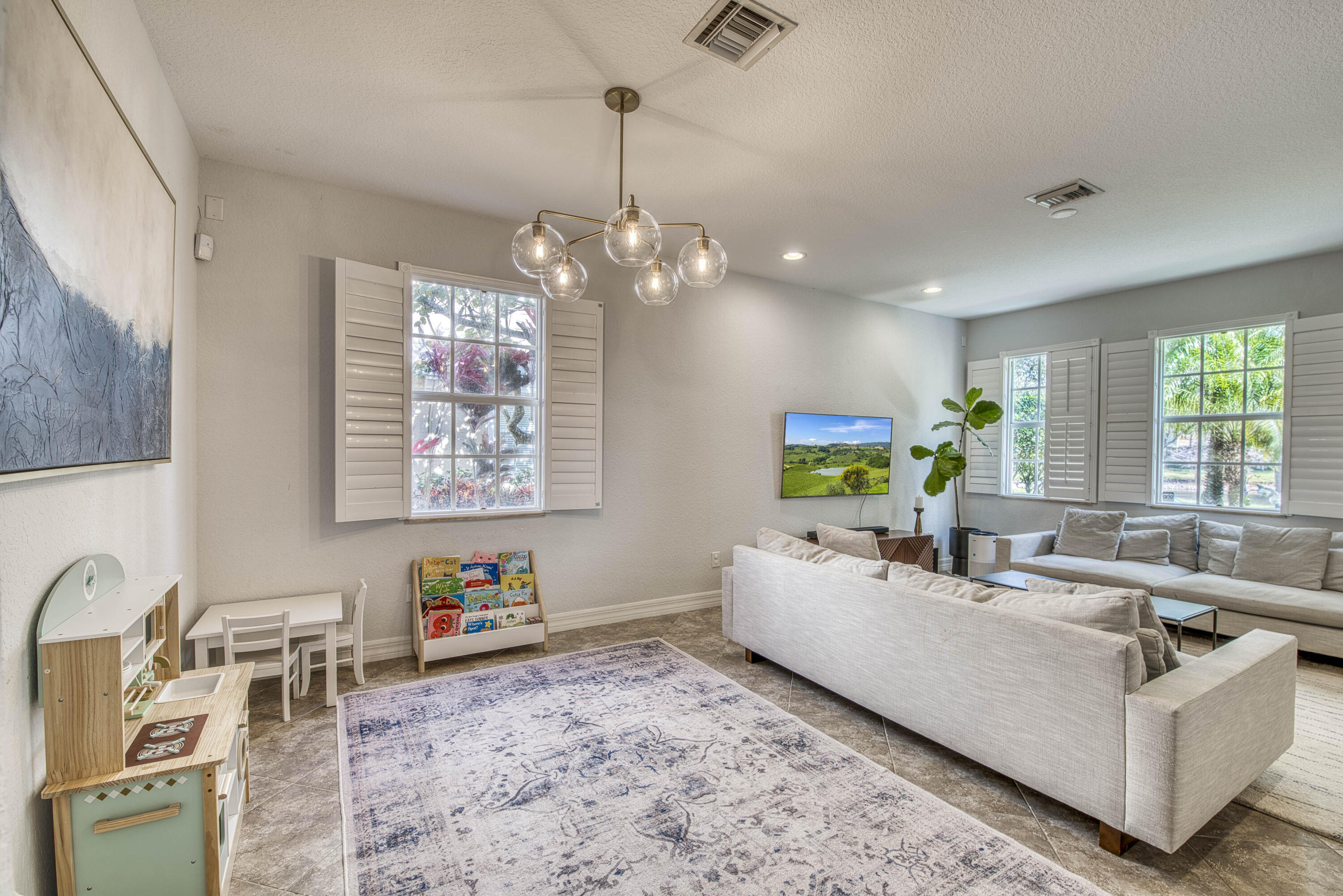 120 W Thatch Palm Circle