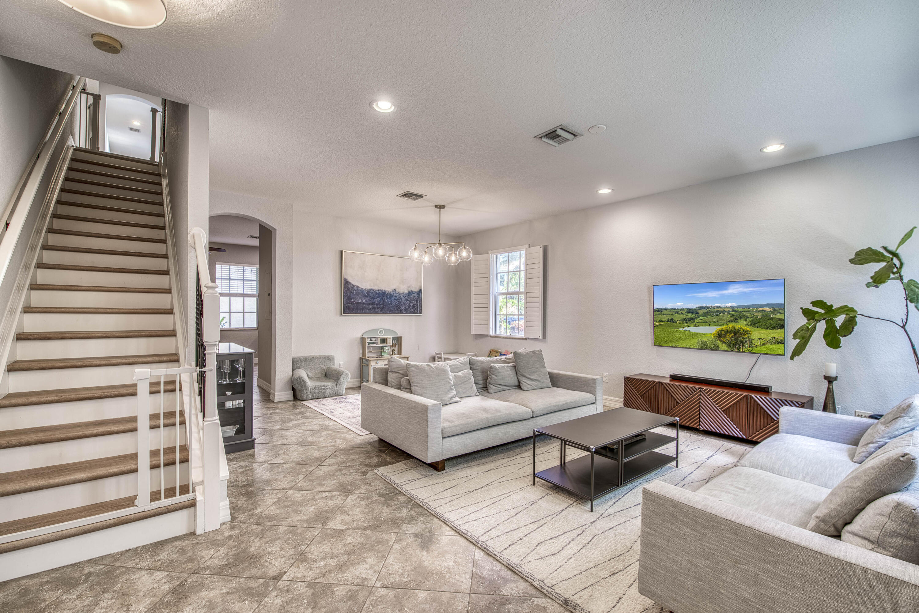 120 W Thatch Palm Circle