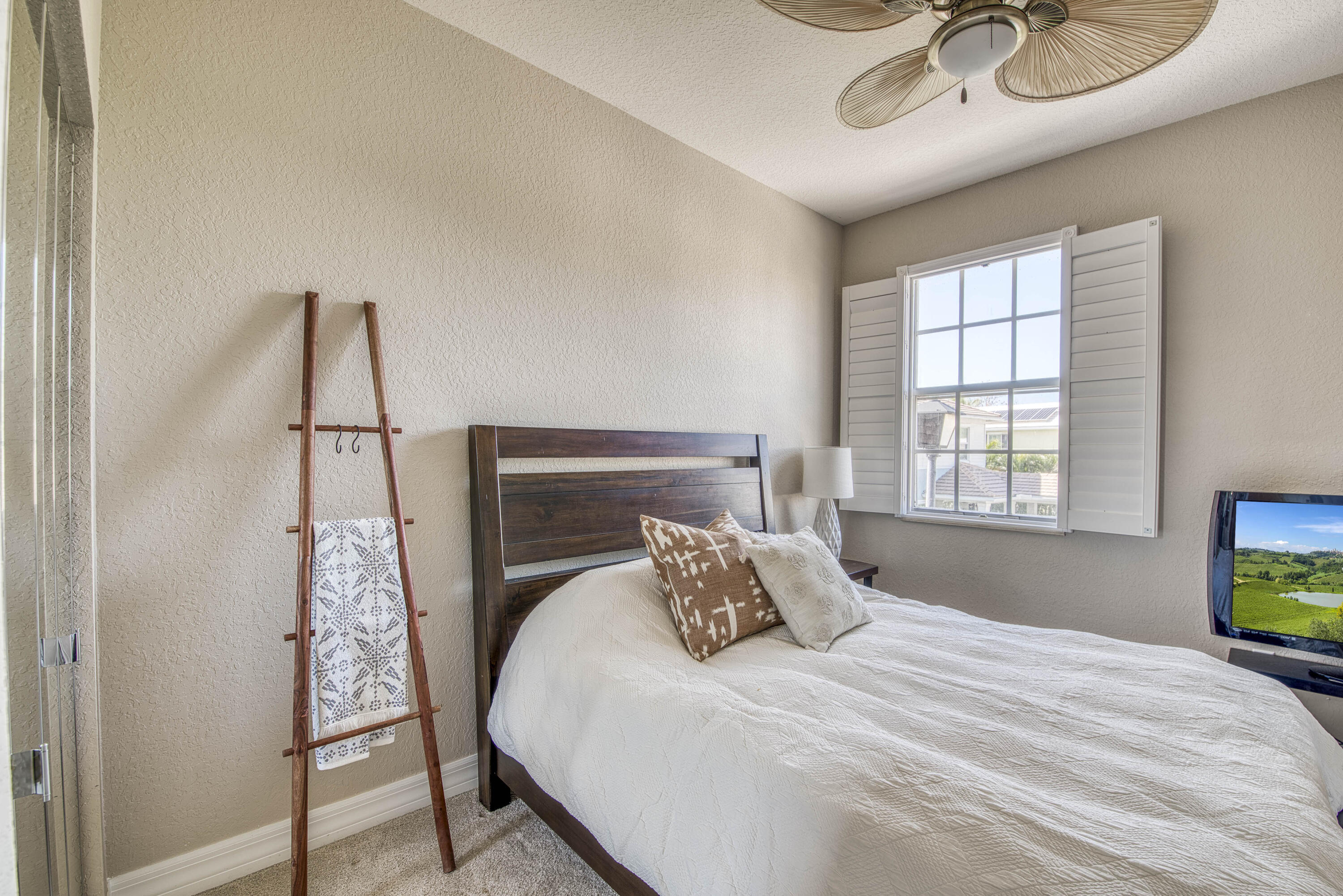 120 W Thatch Palm Circle