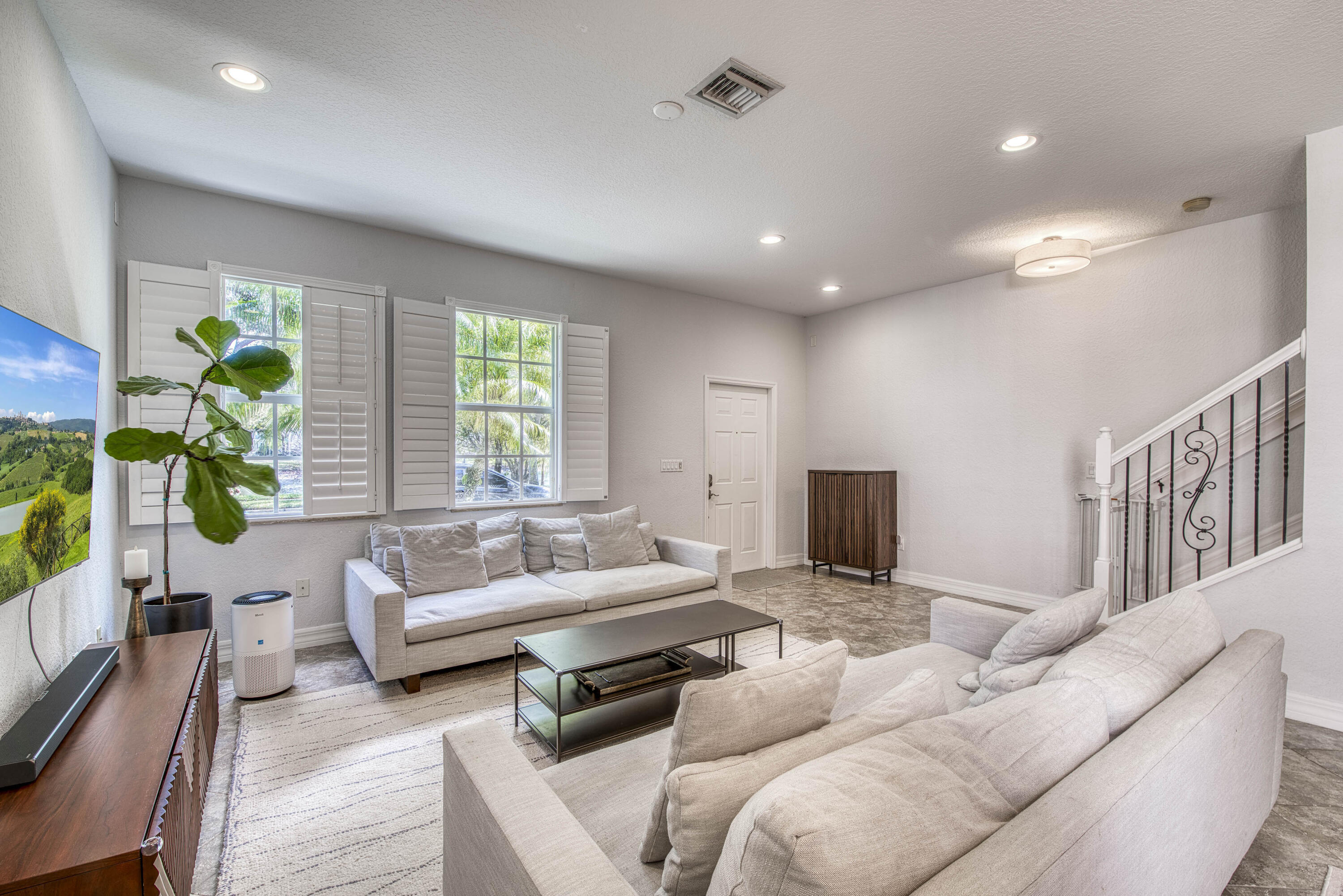 120 W Thatch Palm Circle