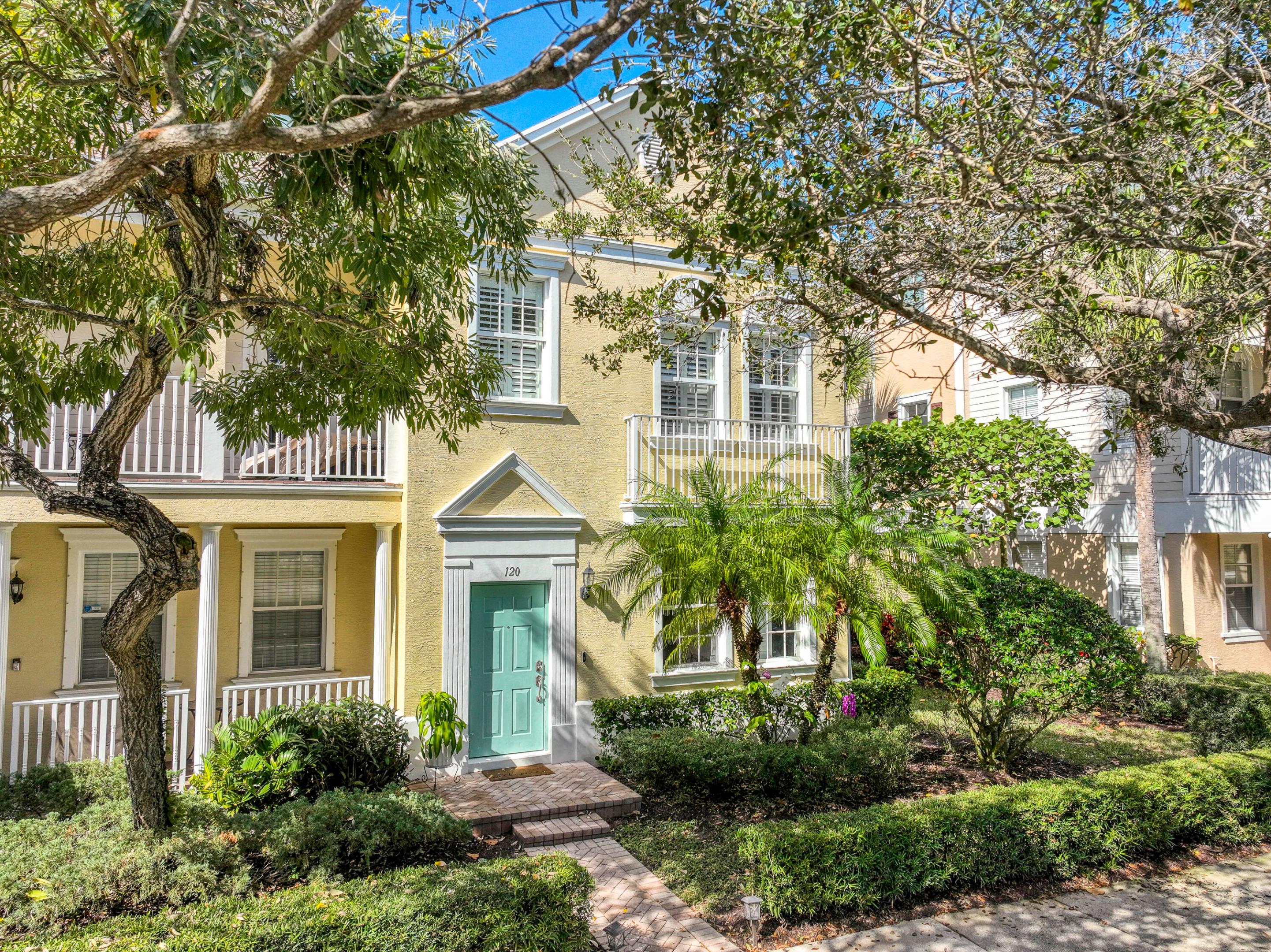 120 W Thatch Palm Circle
