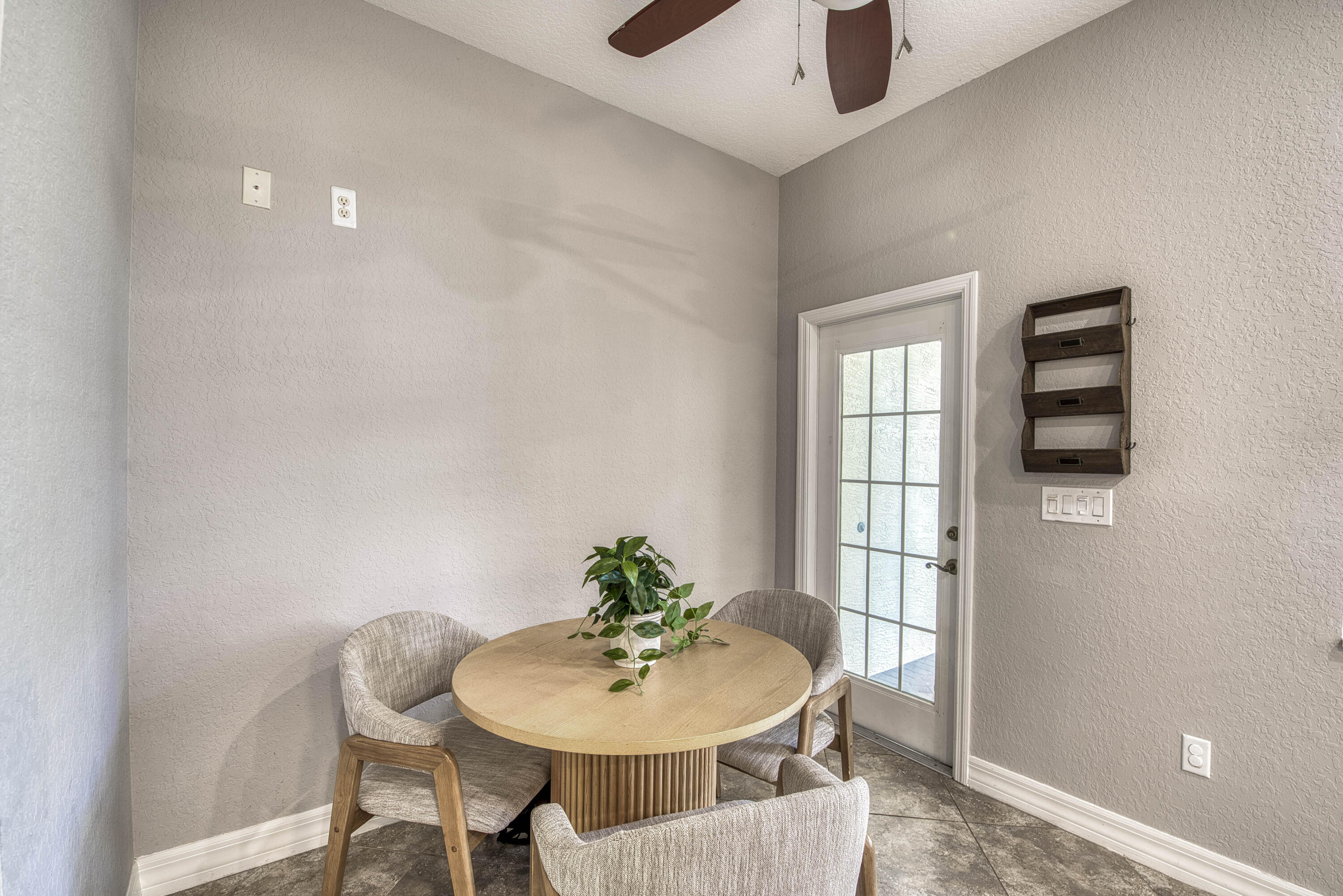 120 W Thatch Palm Circle