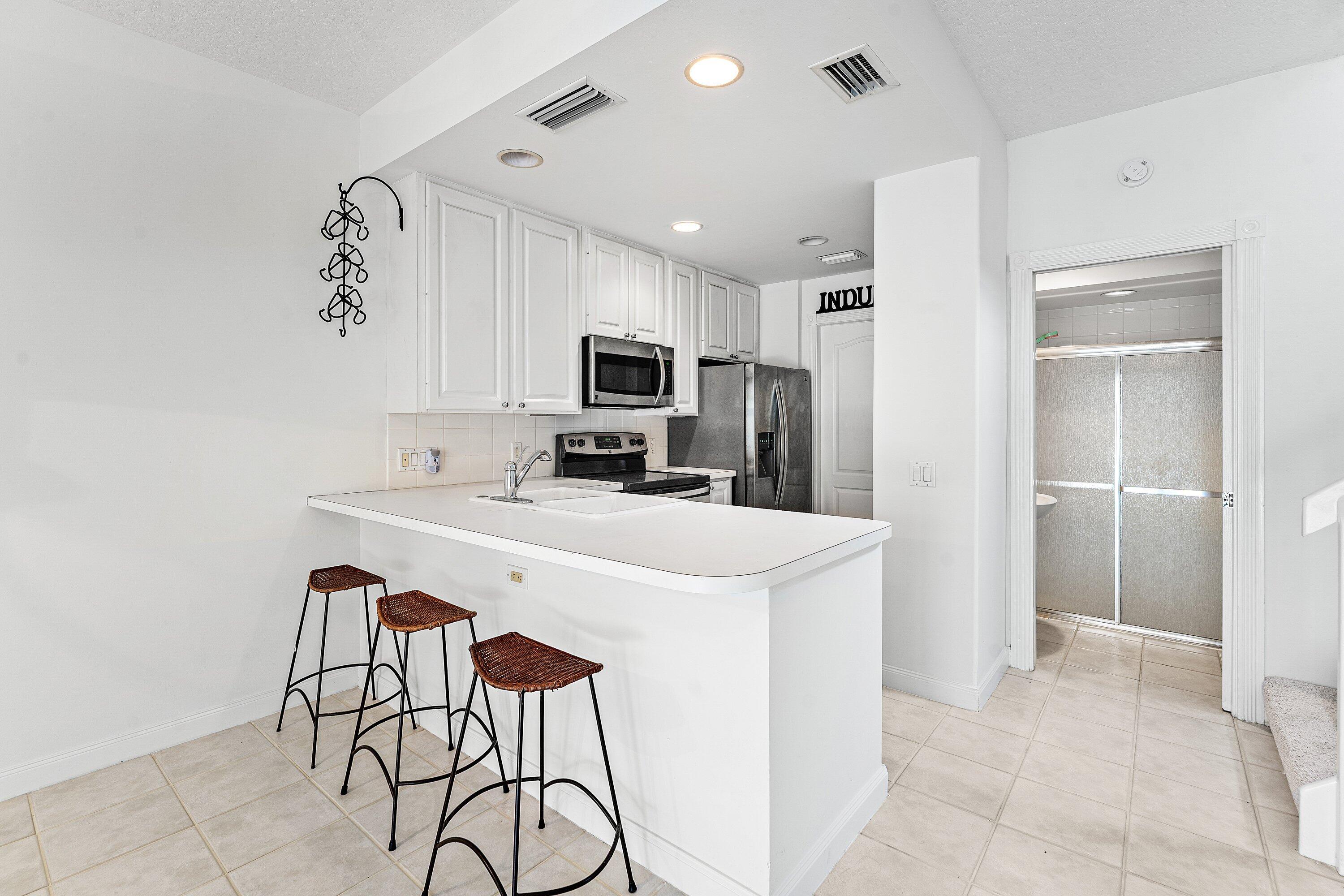 37 Tall Oaks Circle