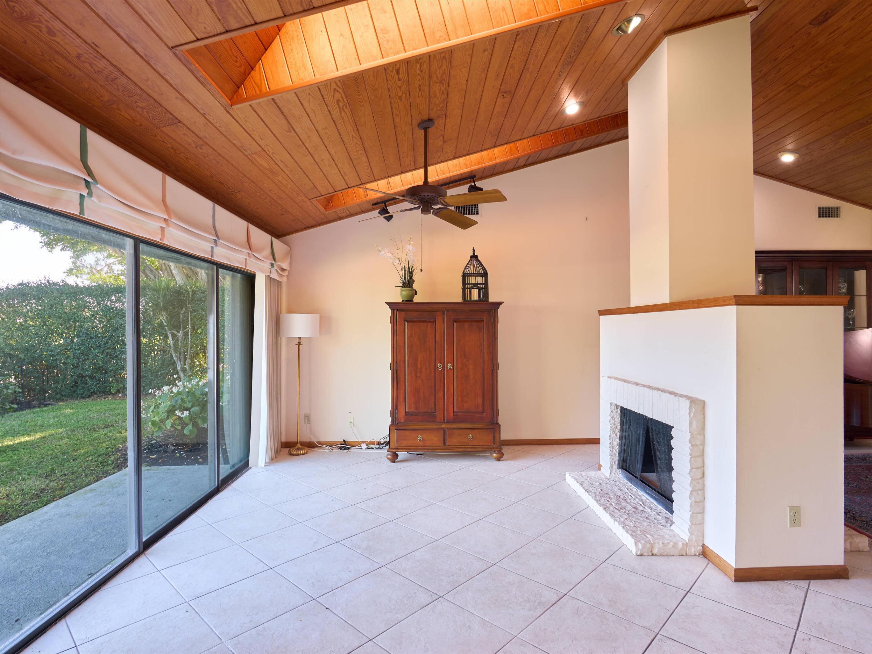 14 Marlwood Lane