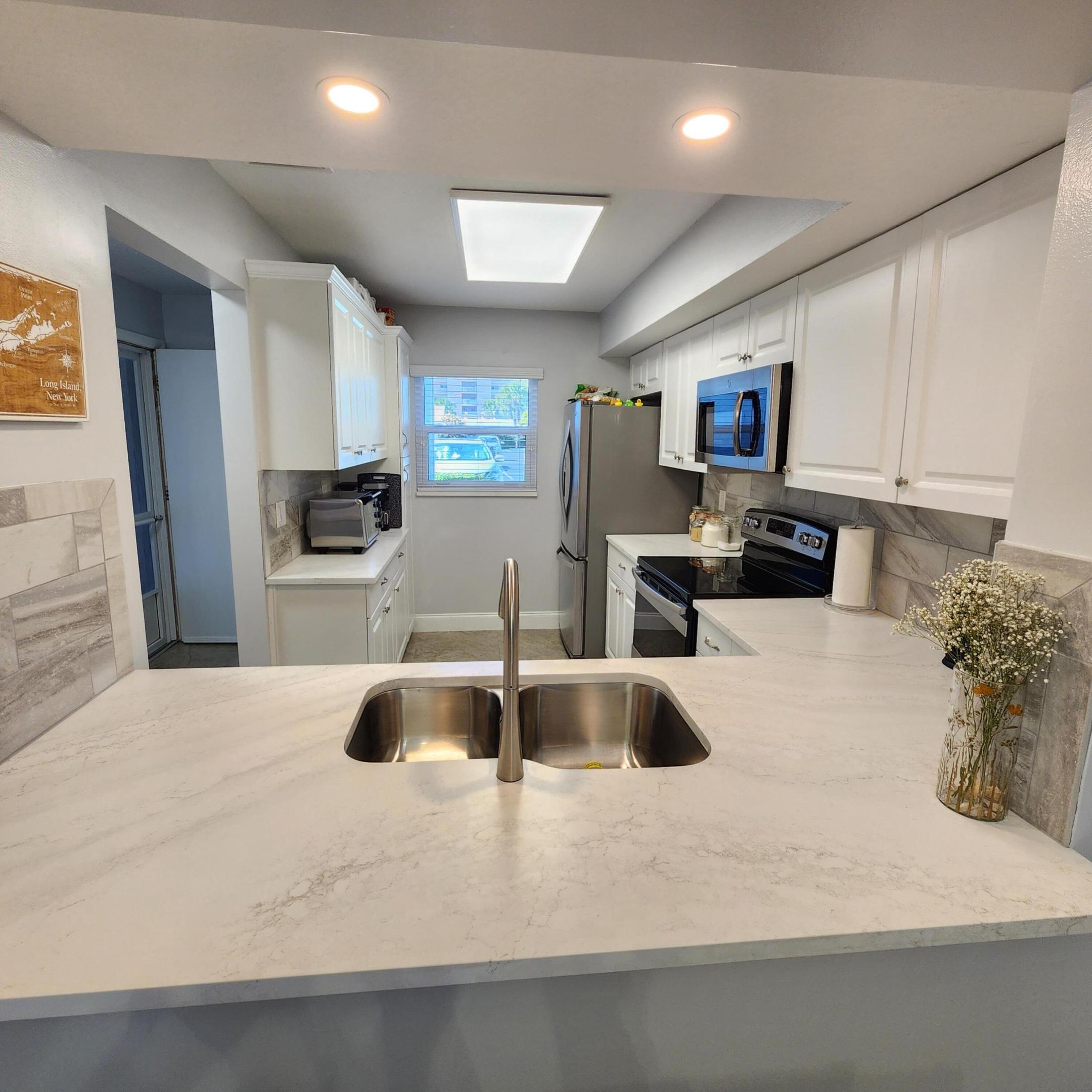 5151 N Highway A1a 111