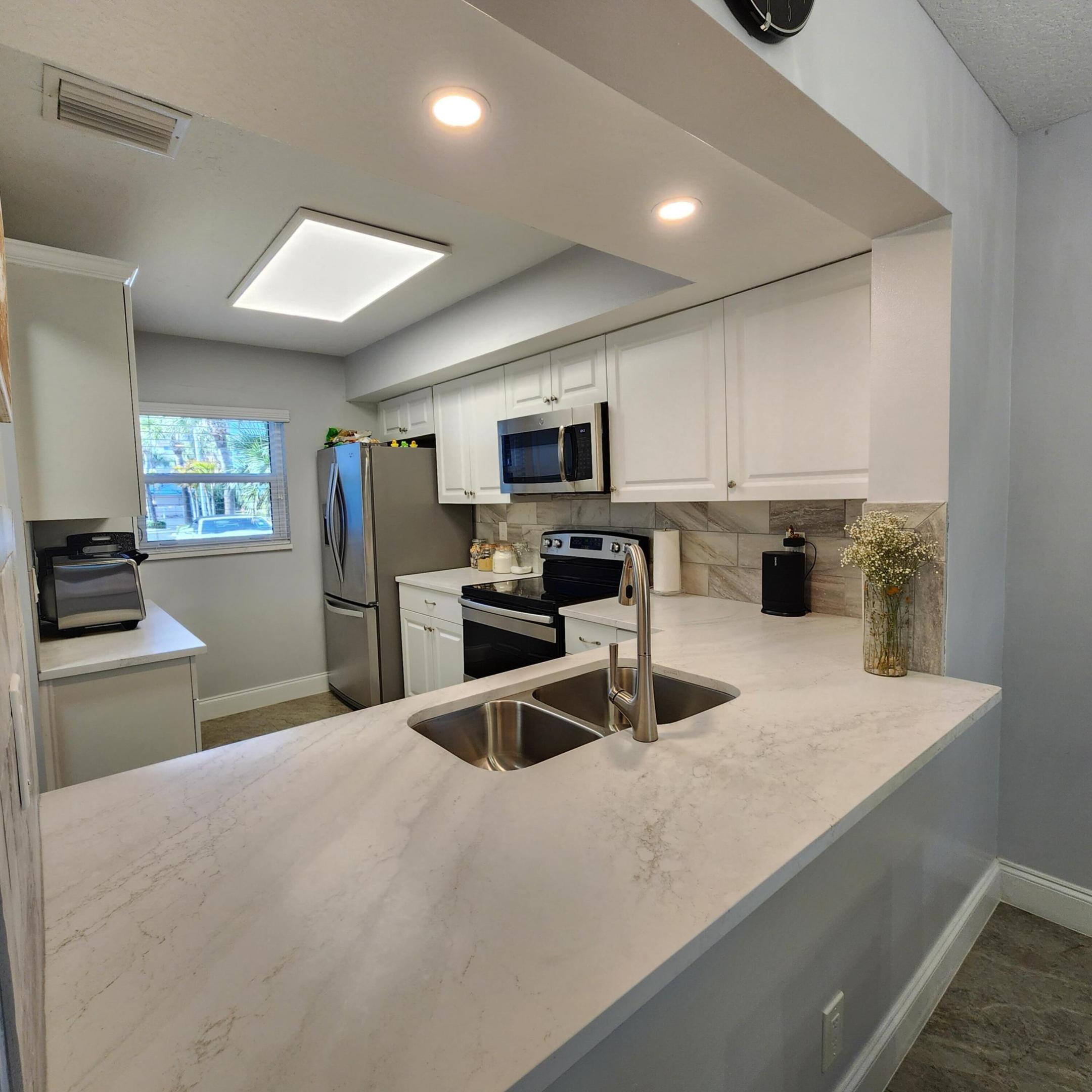 5151 N Highway A1a 111