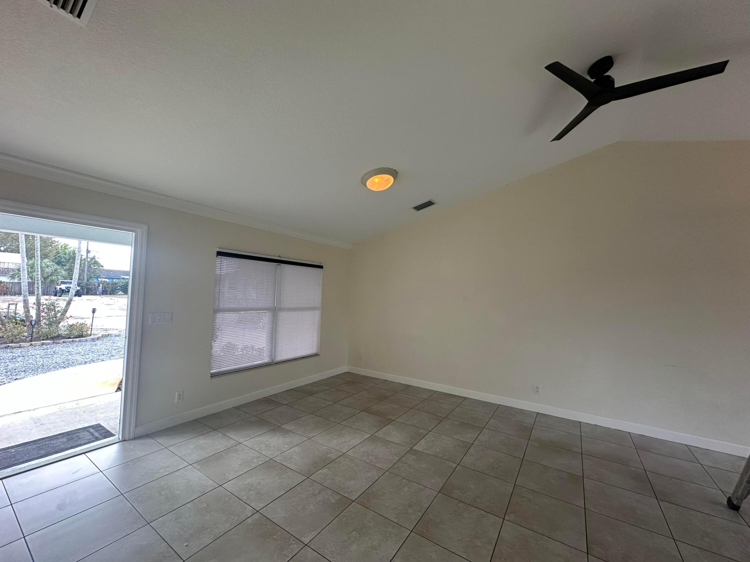 8171 SE Evergreen Street