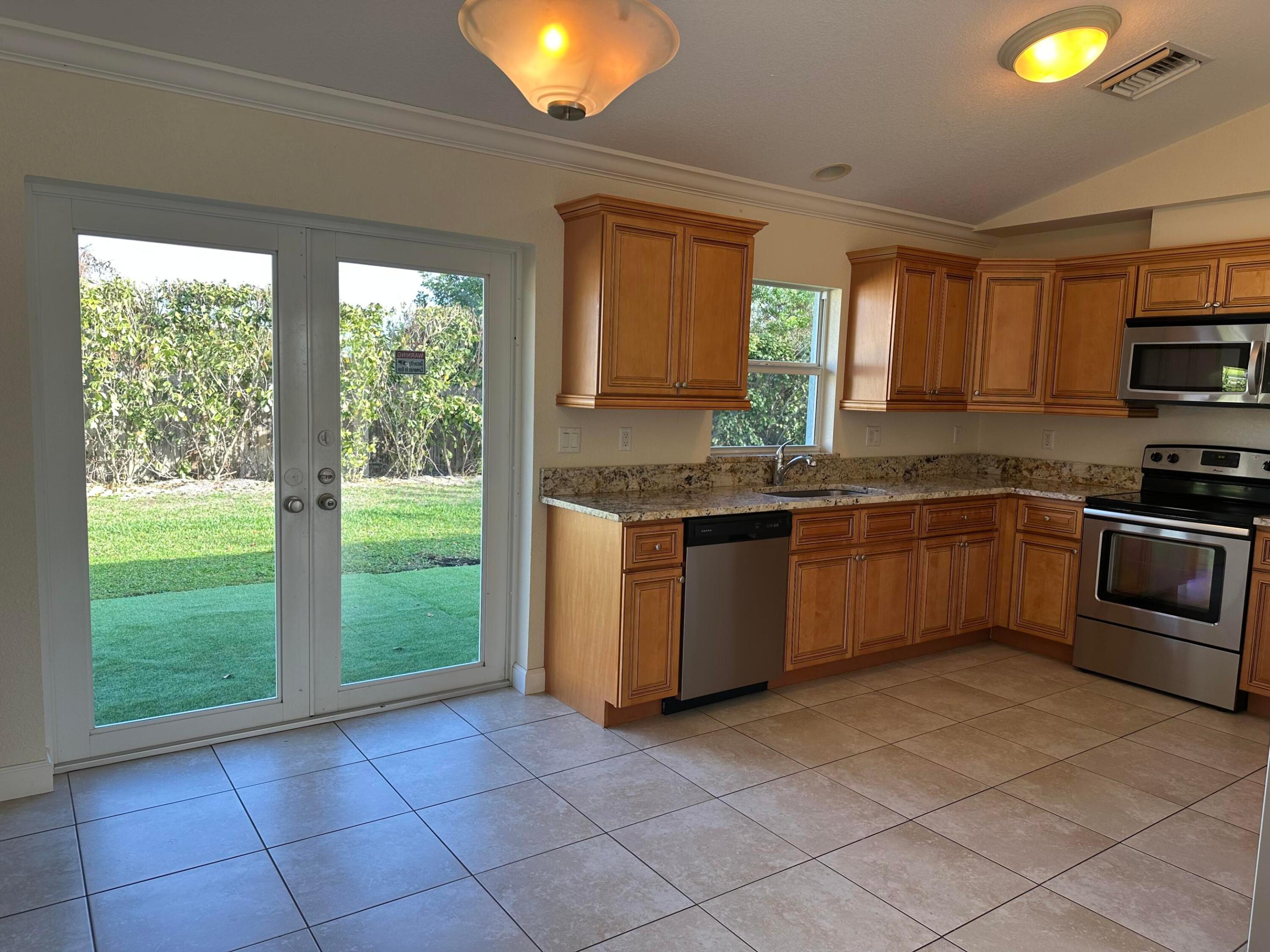 8171 SE Evergreen Street