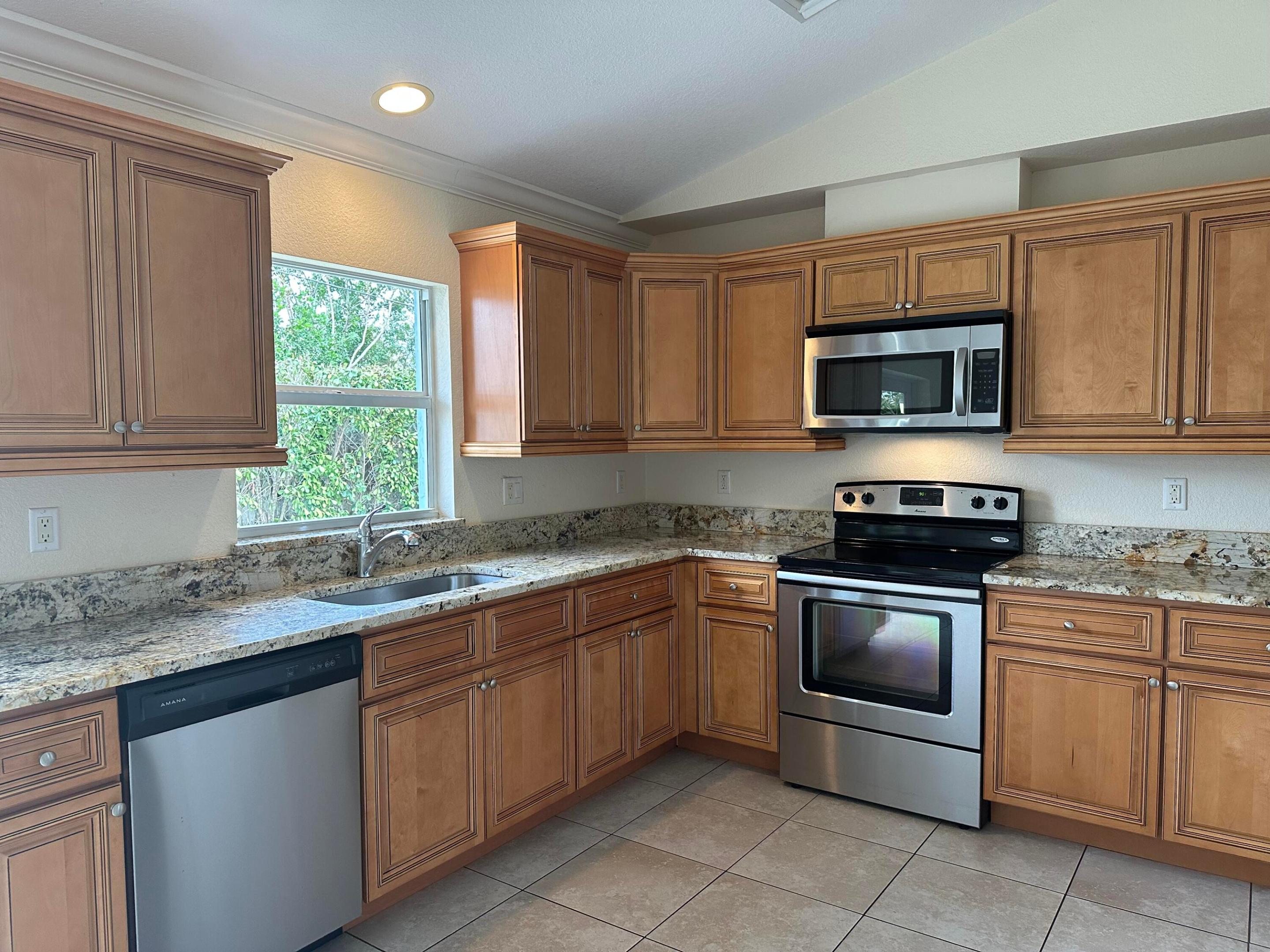 8171 SE Evergreen Street