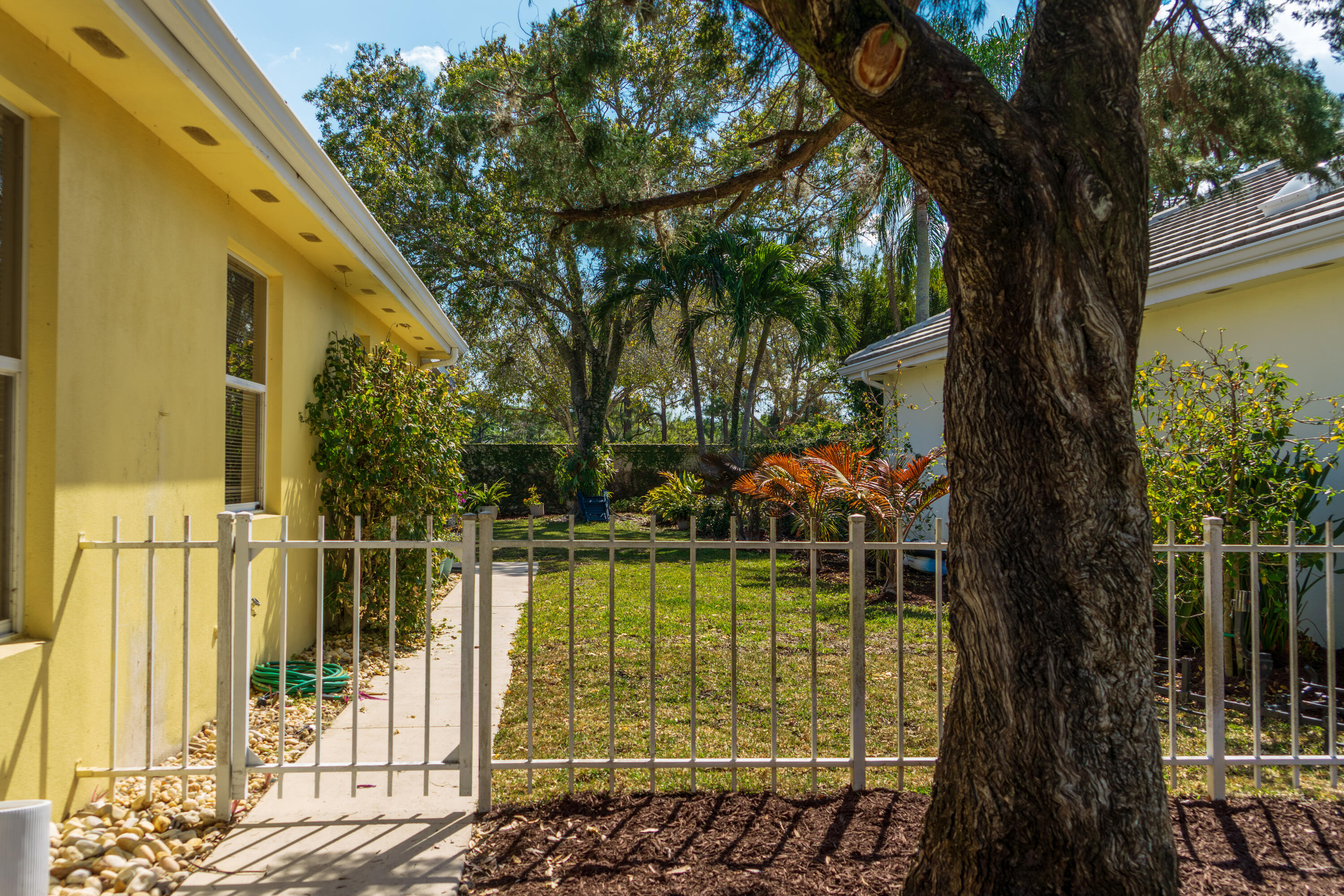 7445 SE Marsh Fern Lane