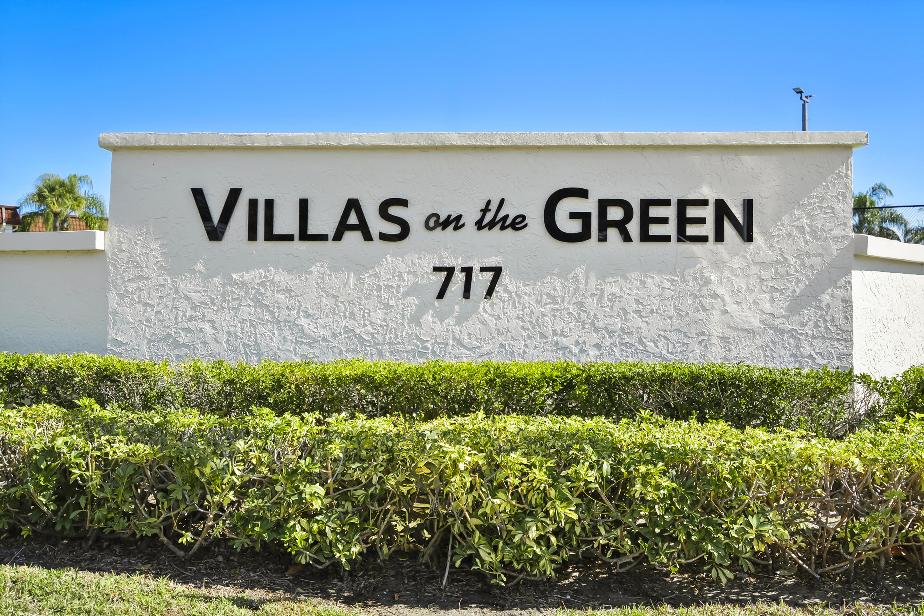 717 S Us Hwy 1 305