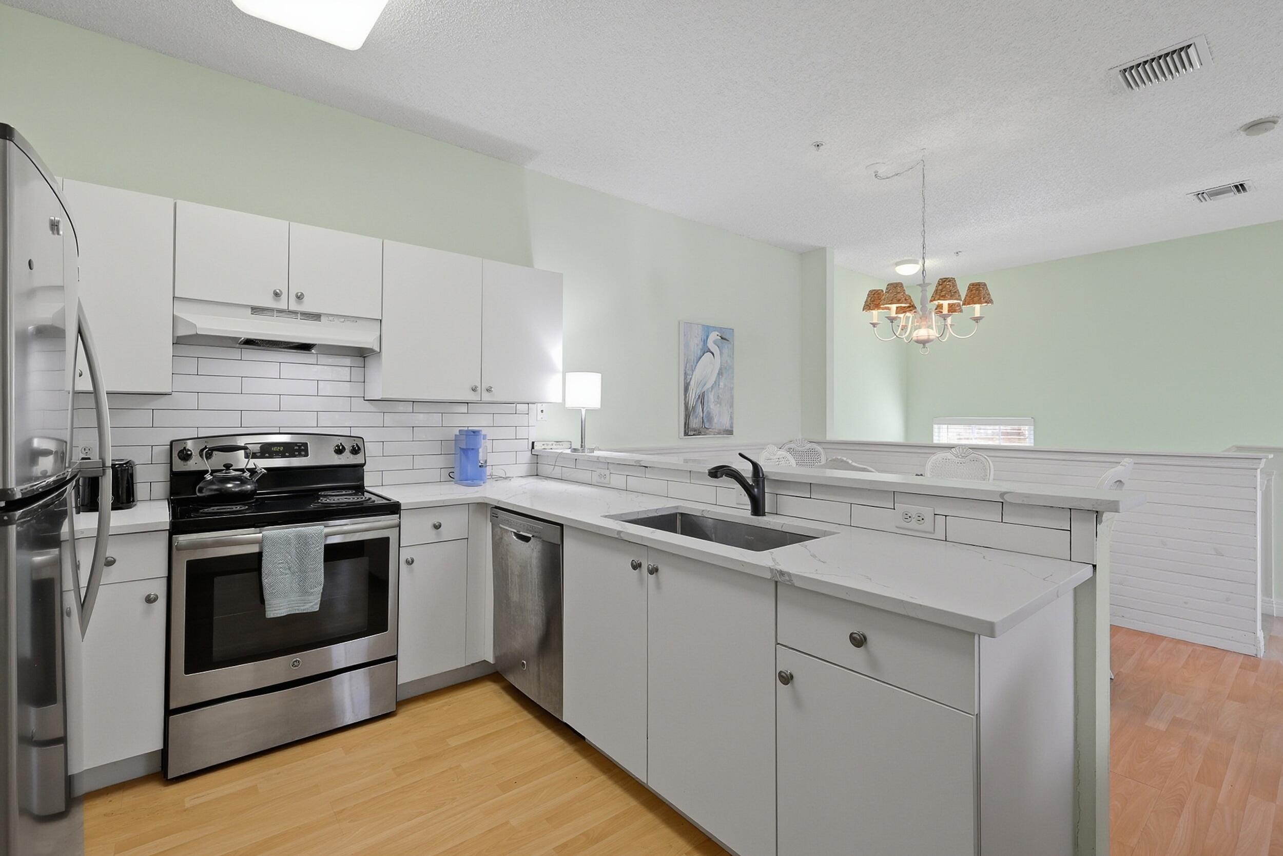 114 Lighthouse Cir, J