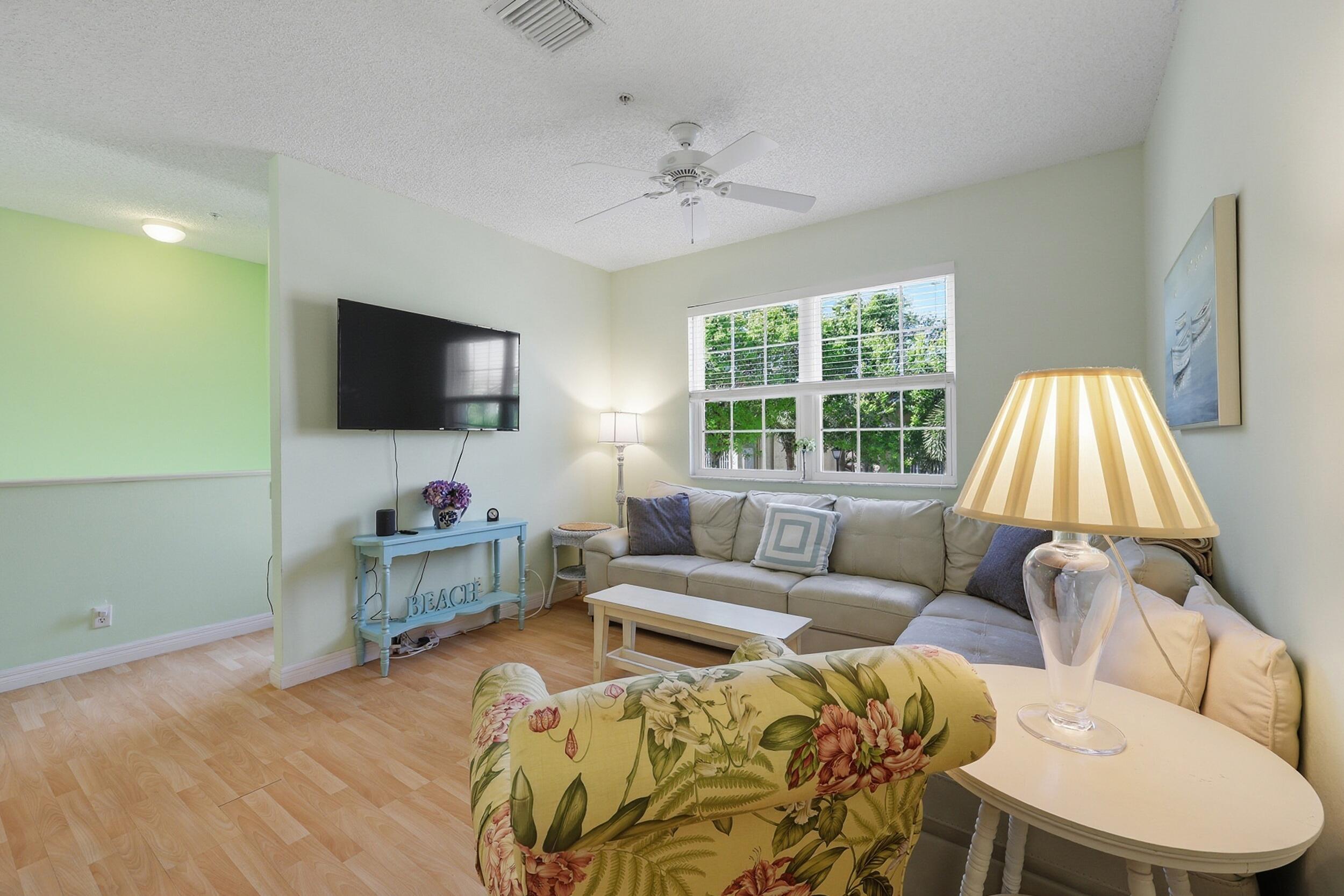 114 Lighthouse Cir, J