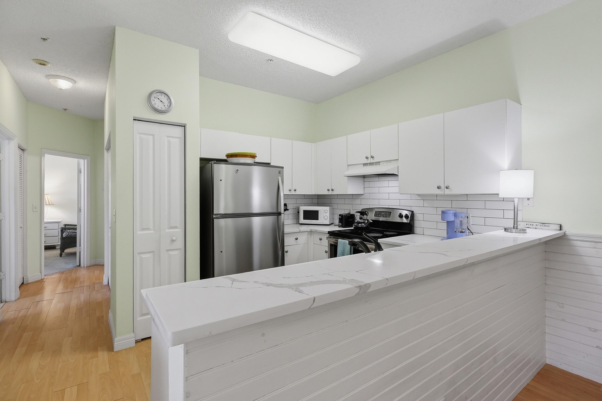 114 Lighthouse Cir, J