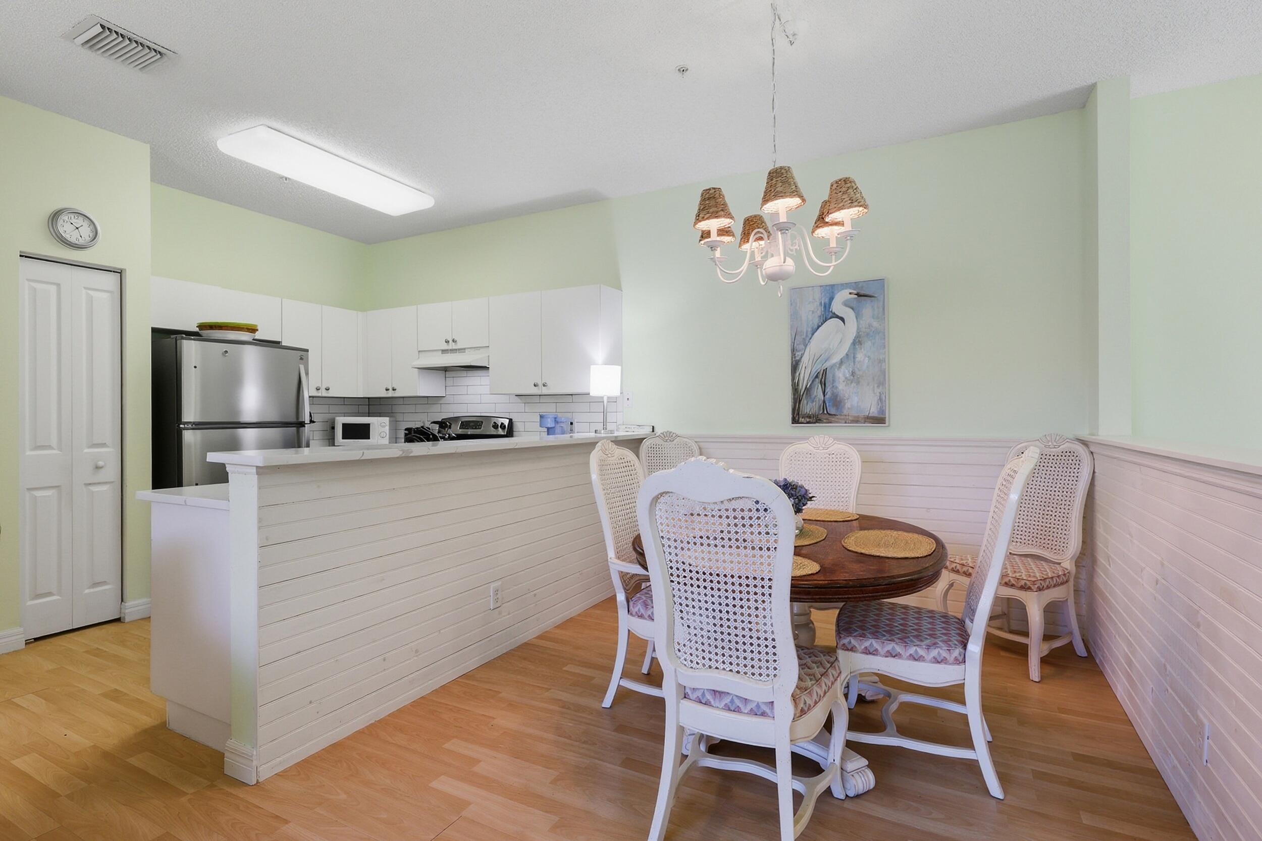 114 Lighthouse Cir, J