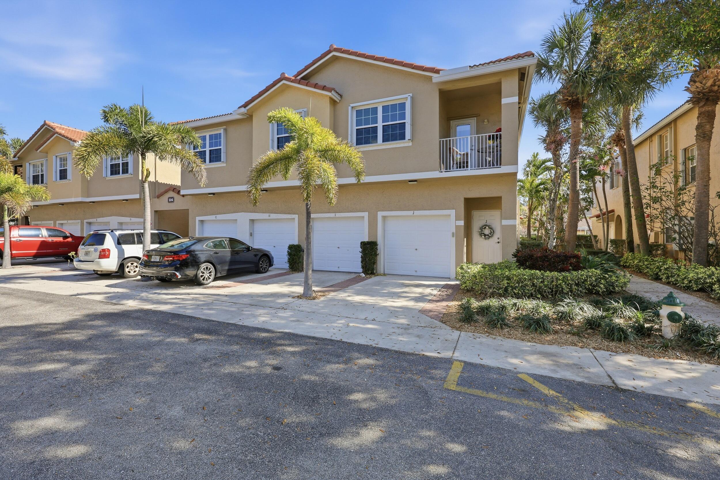 114 Lighthouse Cir, J