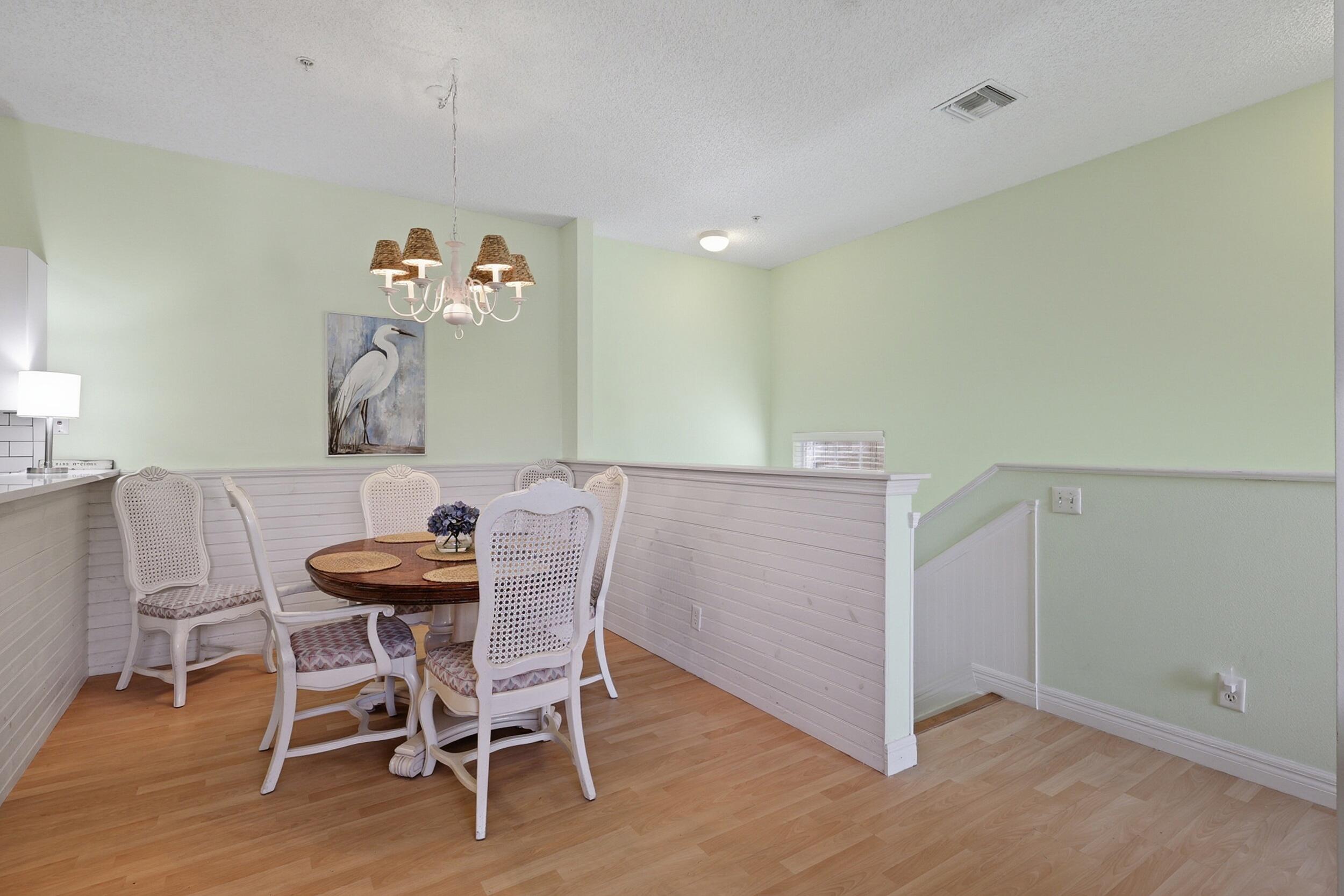 114 Lighthouse Cir, J