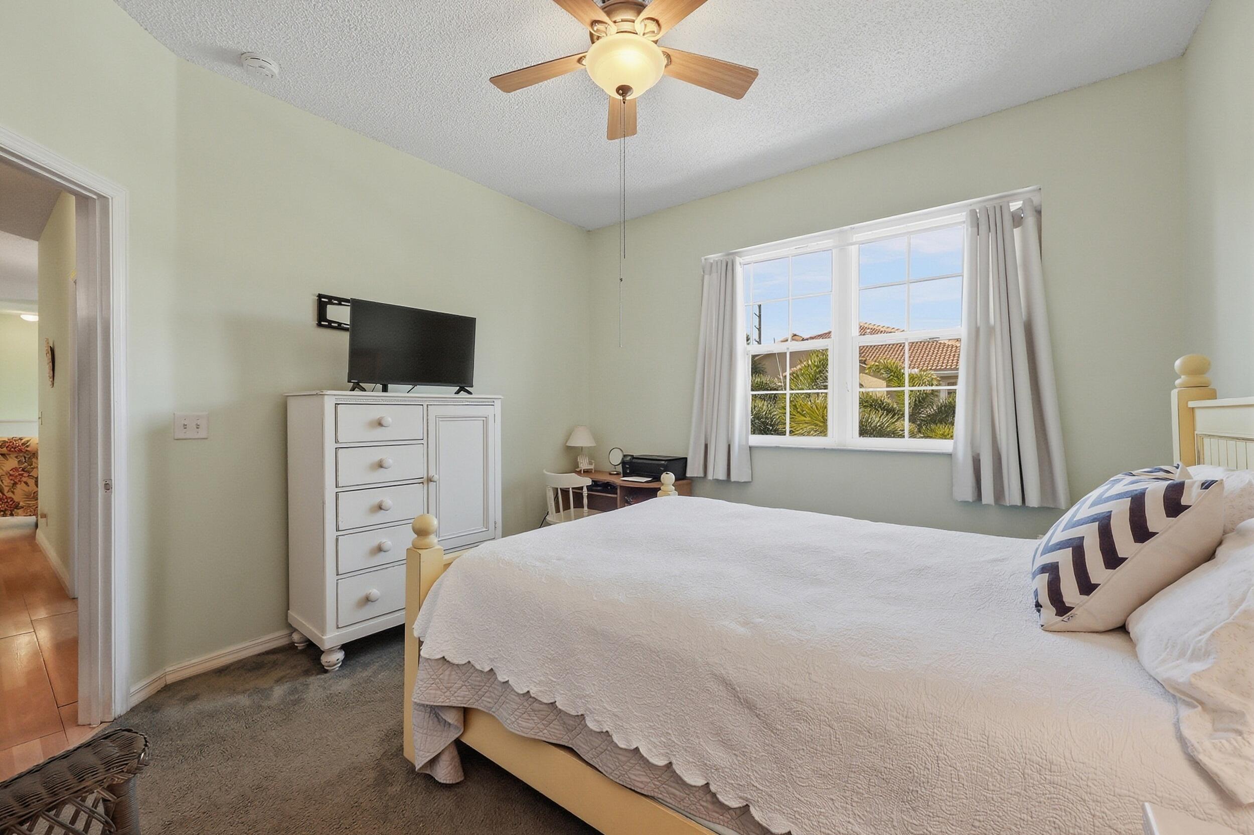 114 Lighthouse Cir, J